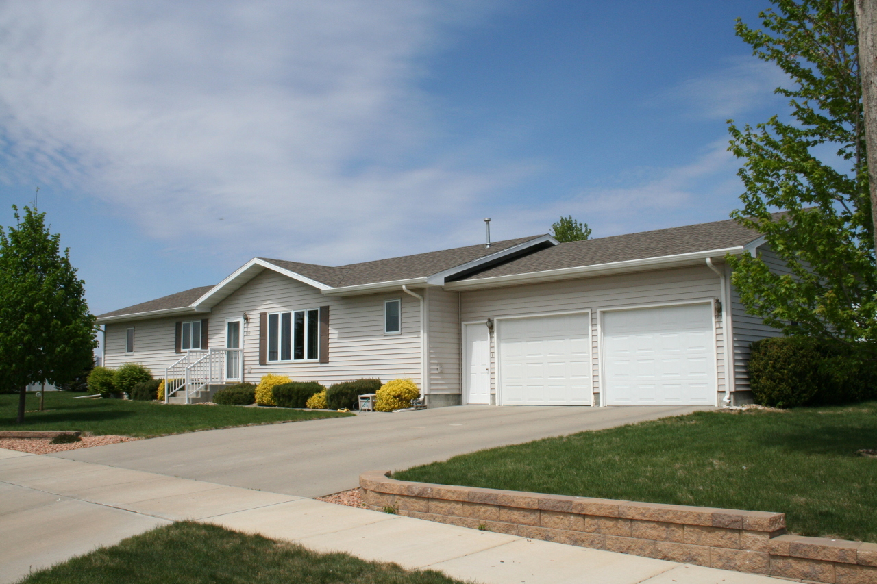 700 W 17th