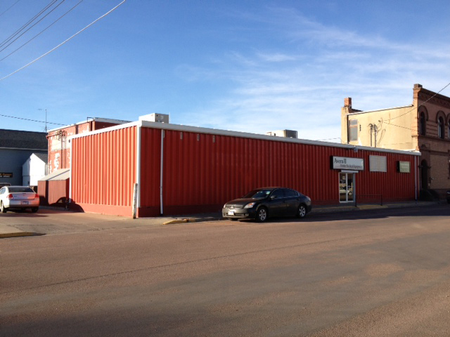 102 W Main St