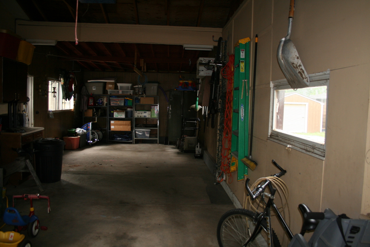 1614 E 5th