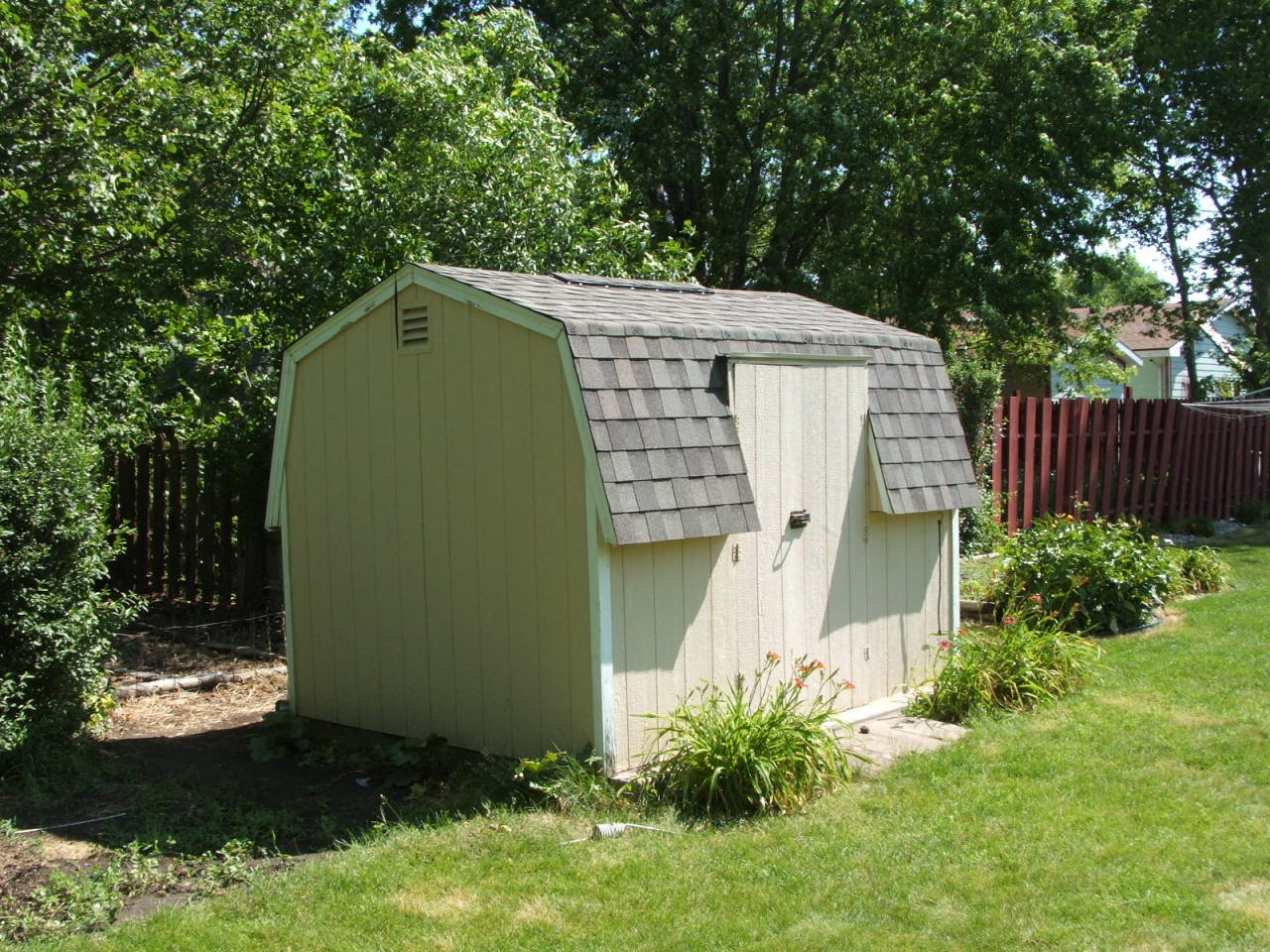 606 E 15th