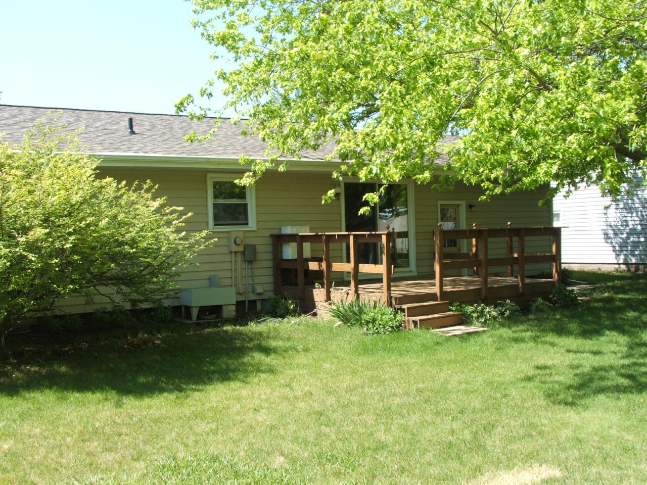 606 E 15th