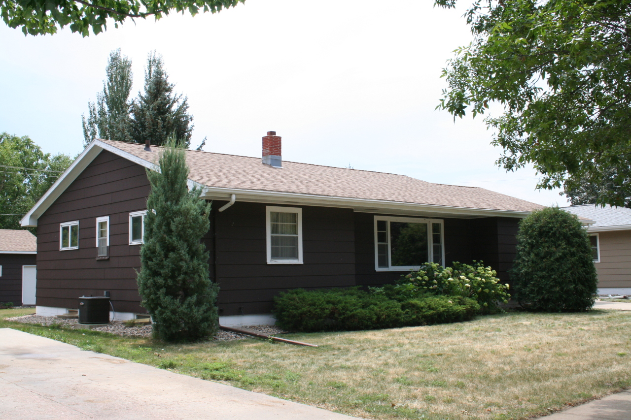 1405 E 4th Ave