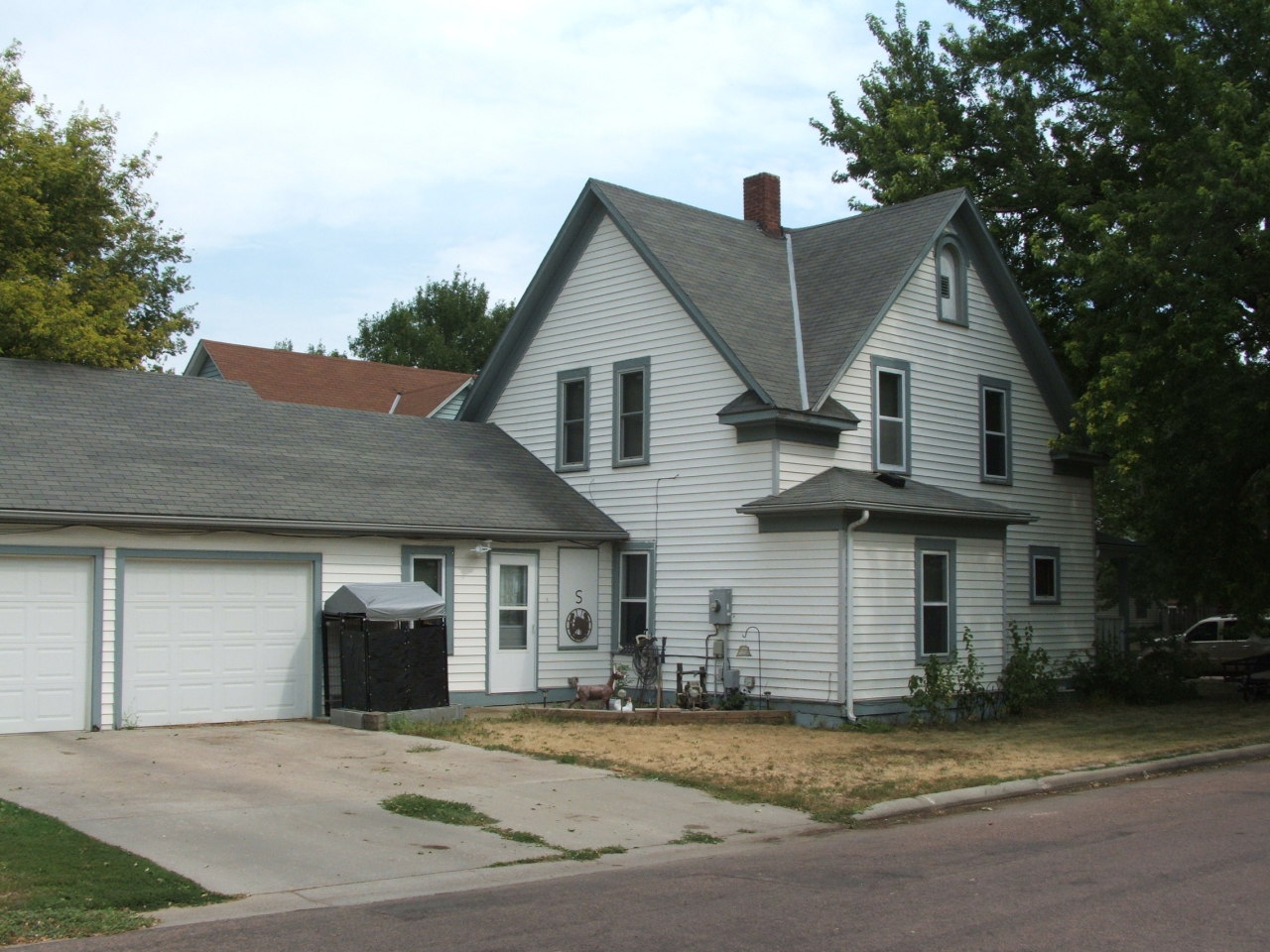 422 W 4th