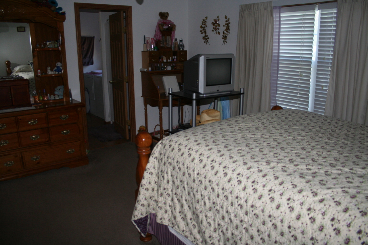 708 N Duff