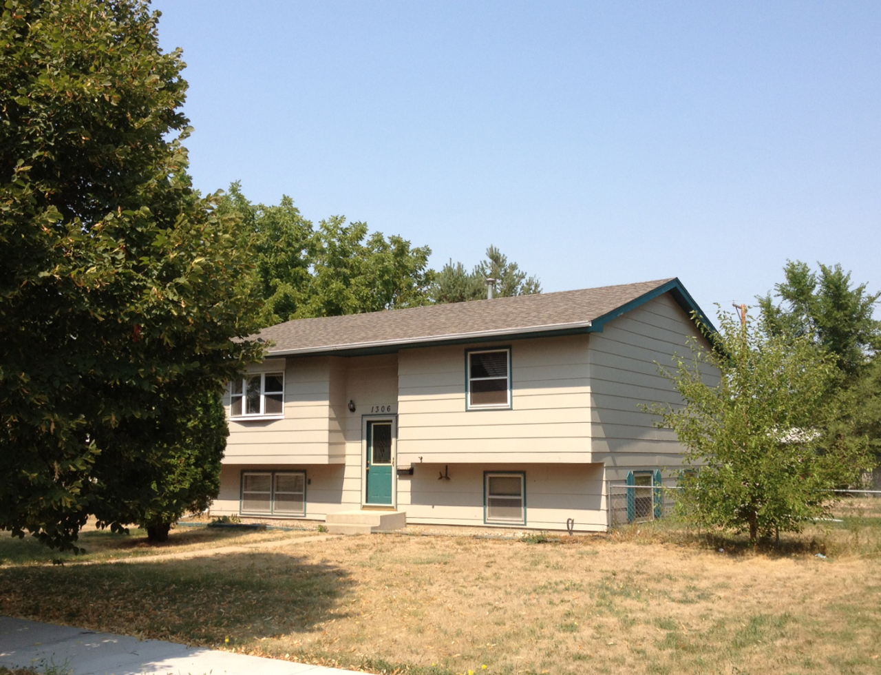 1306 E Birch Ave