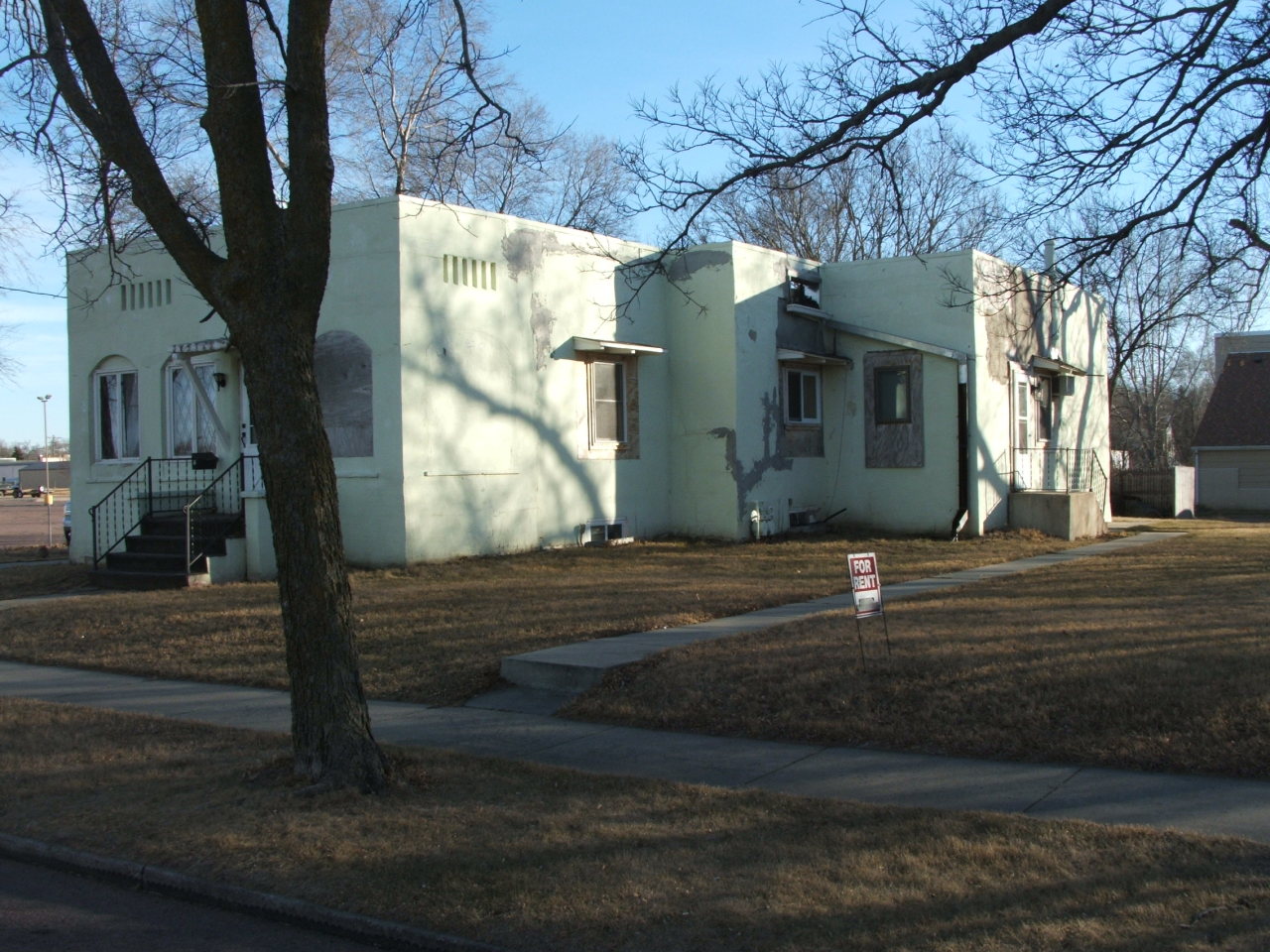 421 E 9th