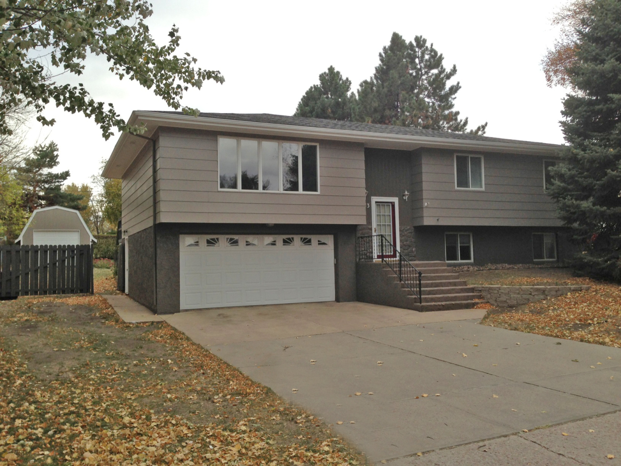 1113 W Hanson