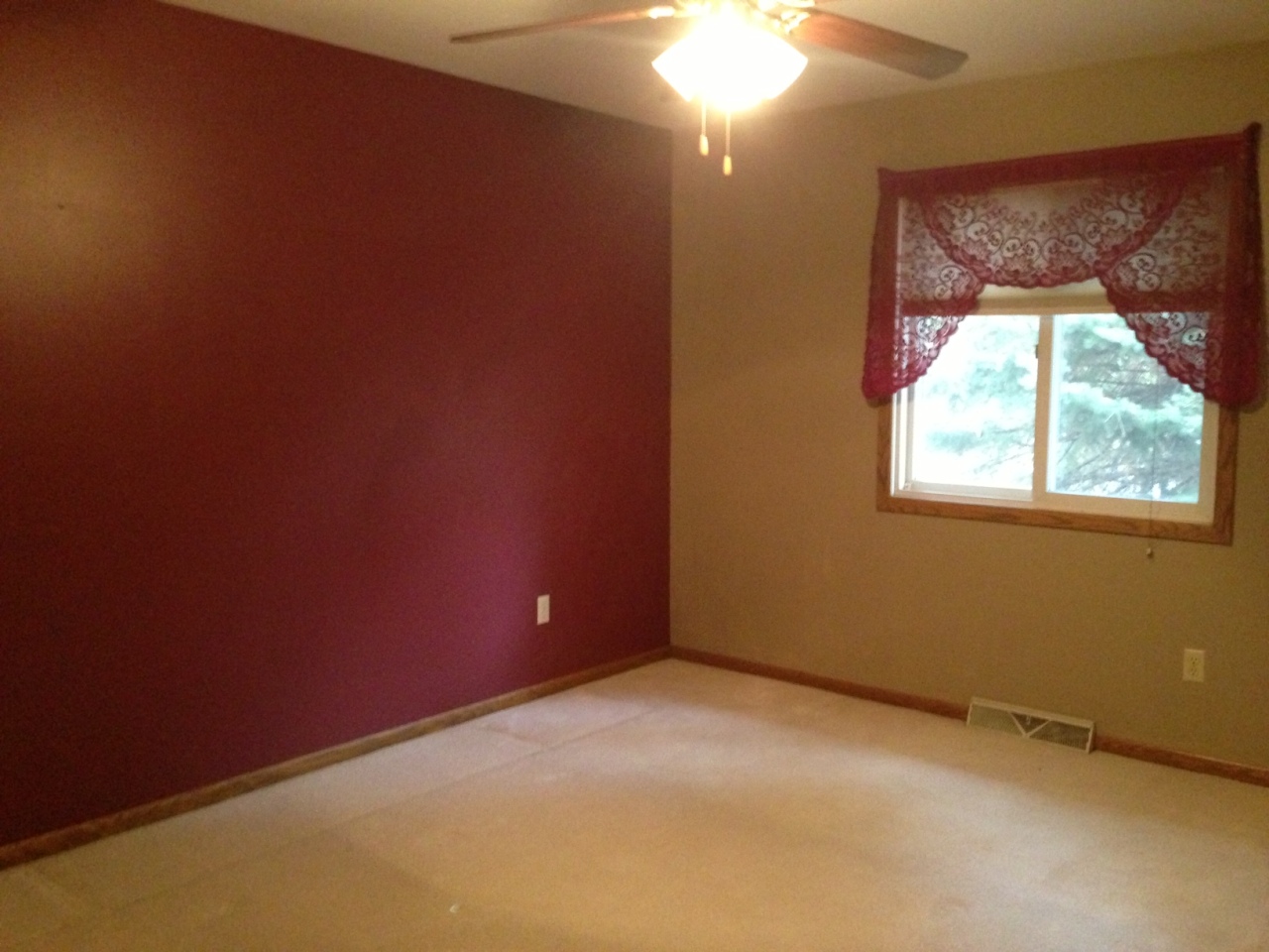 1113 W Hanson