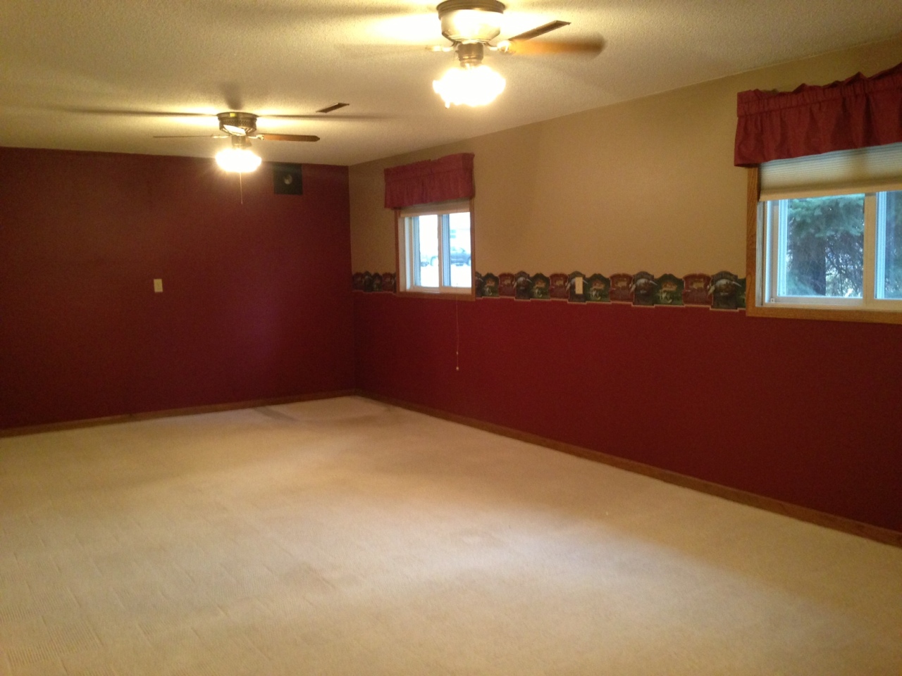 1113 W Hanson