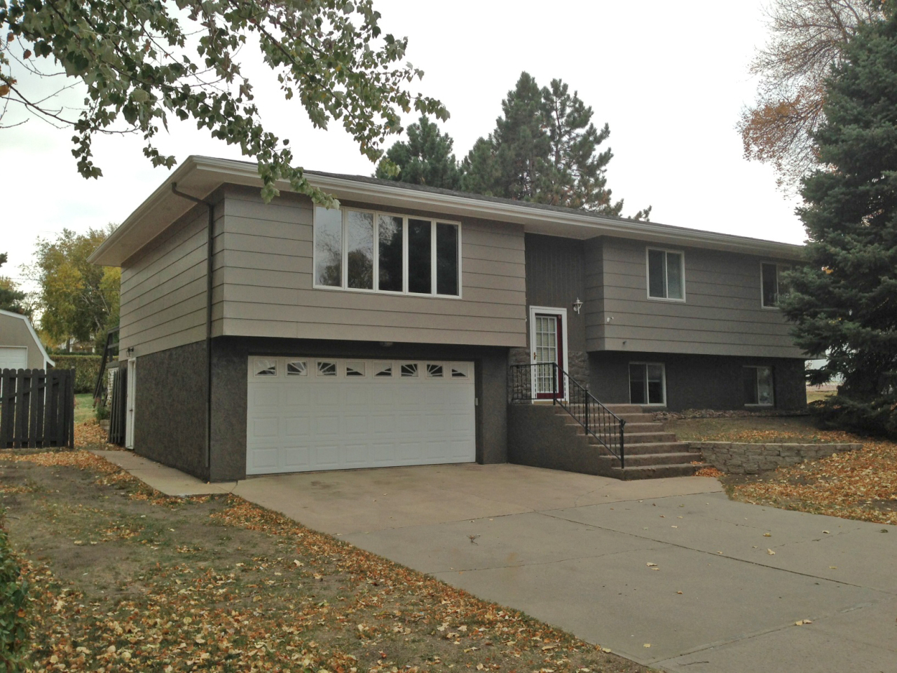 1113 W Hanson