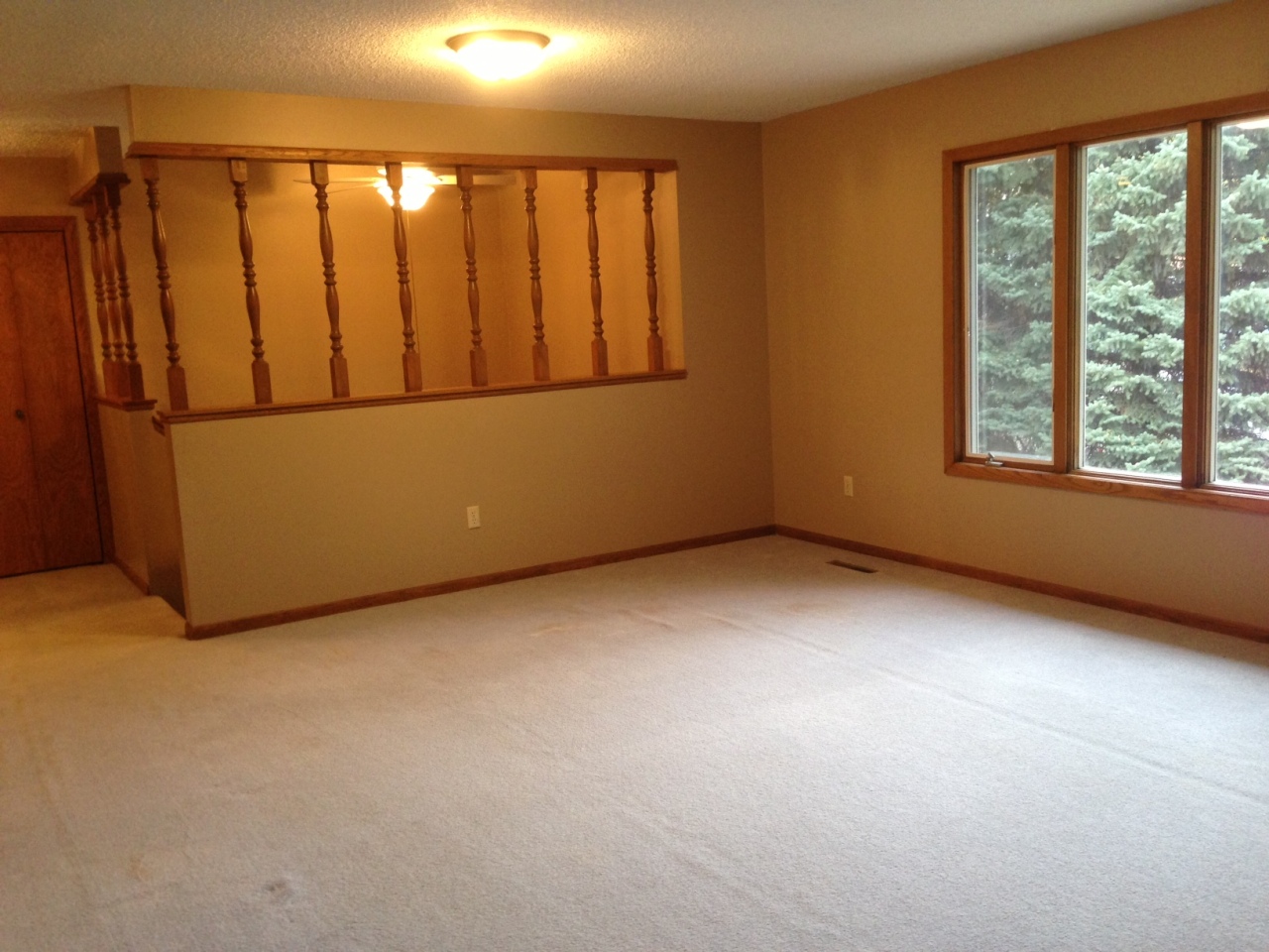 1113 W Hanson