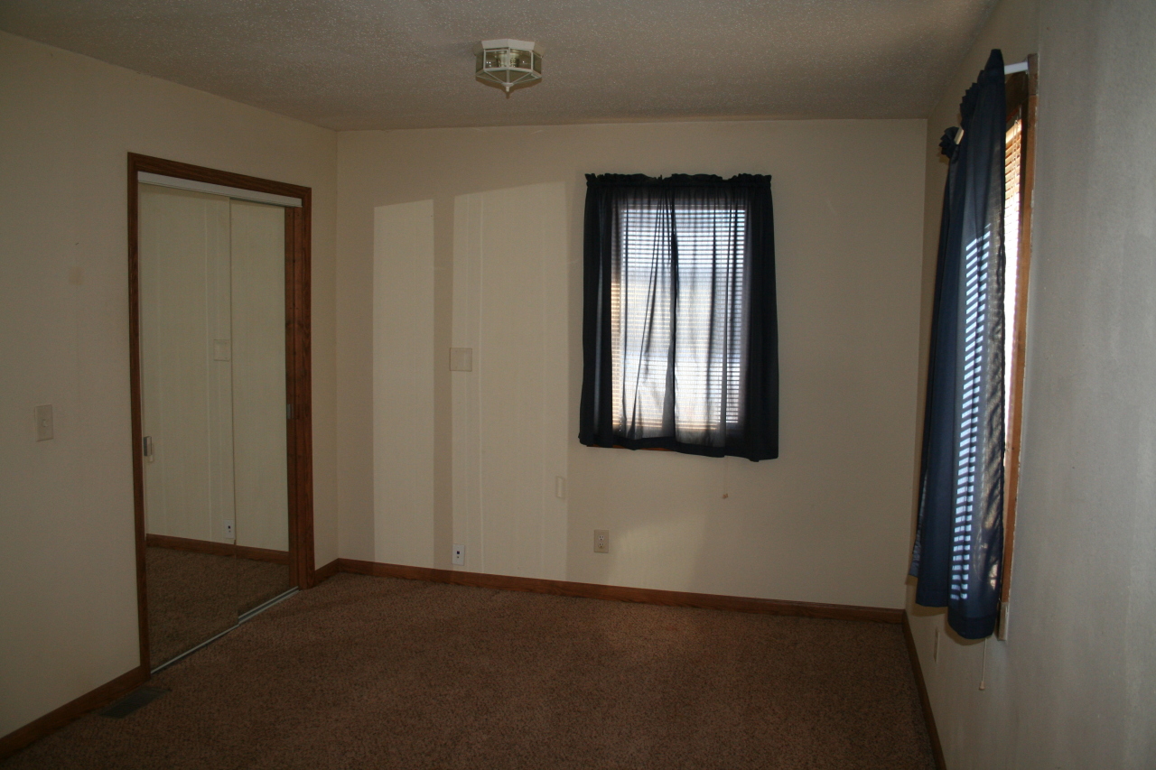 812 W Douglas