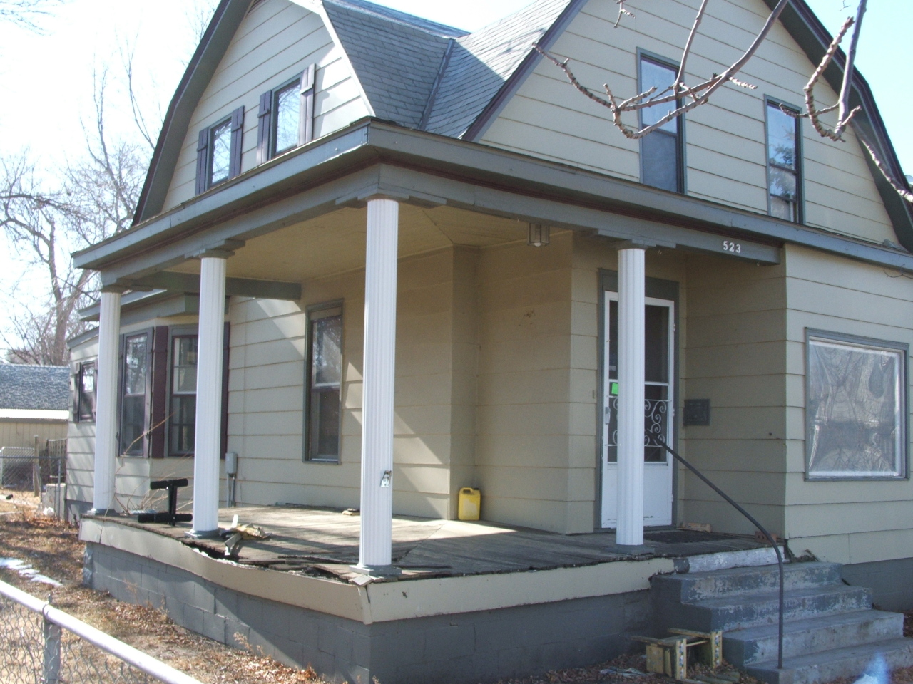 523 E 2nd