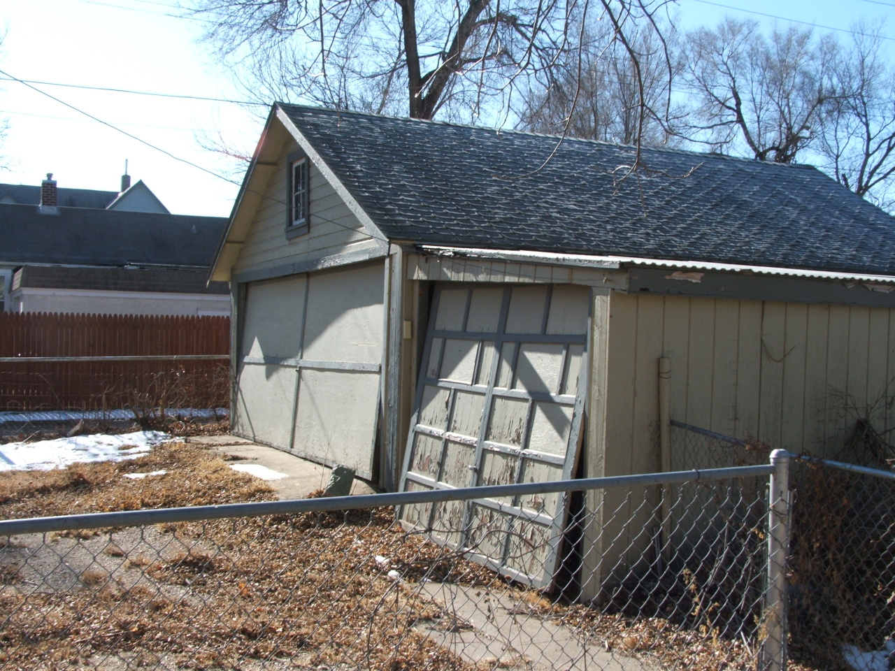 523 E 2nd