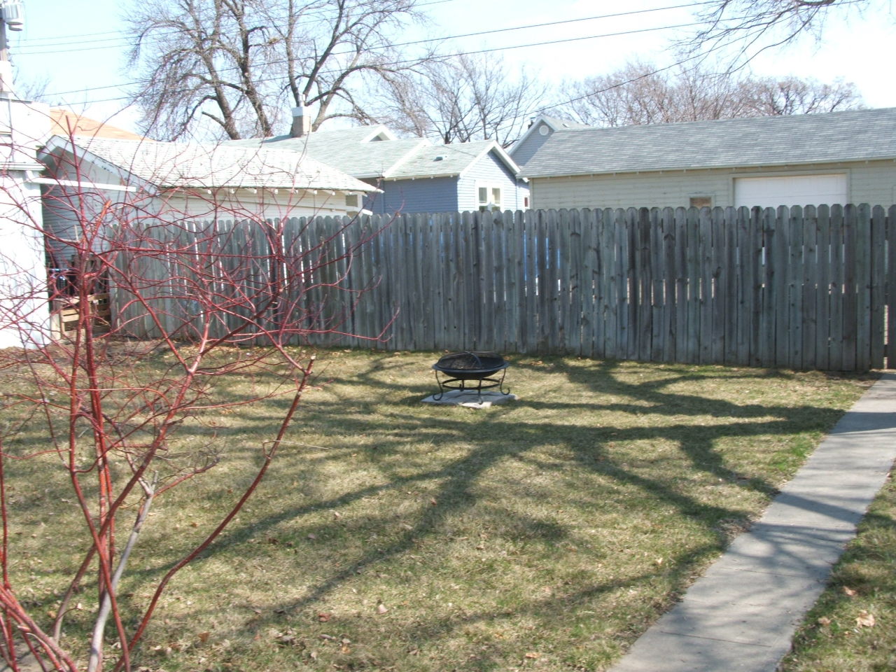1016 N Rowley
