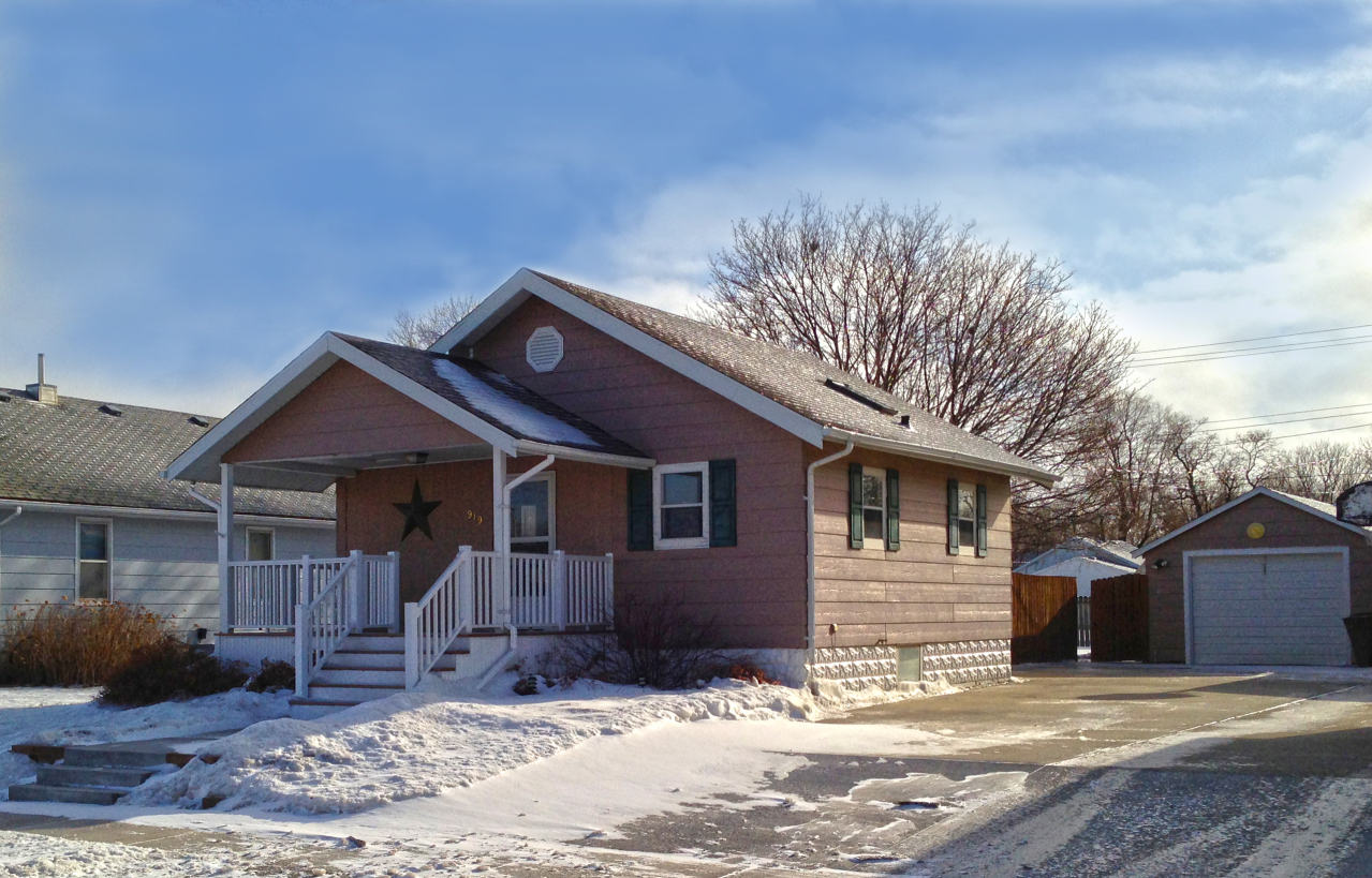 919 E 8th Ave