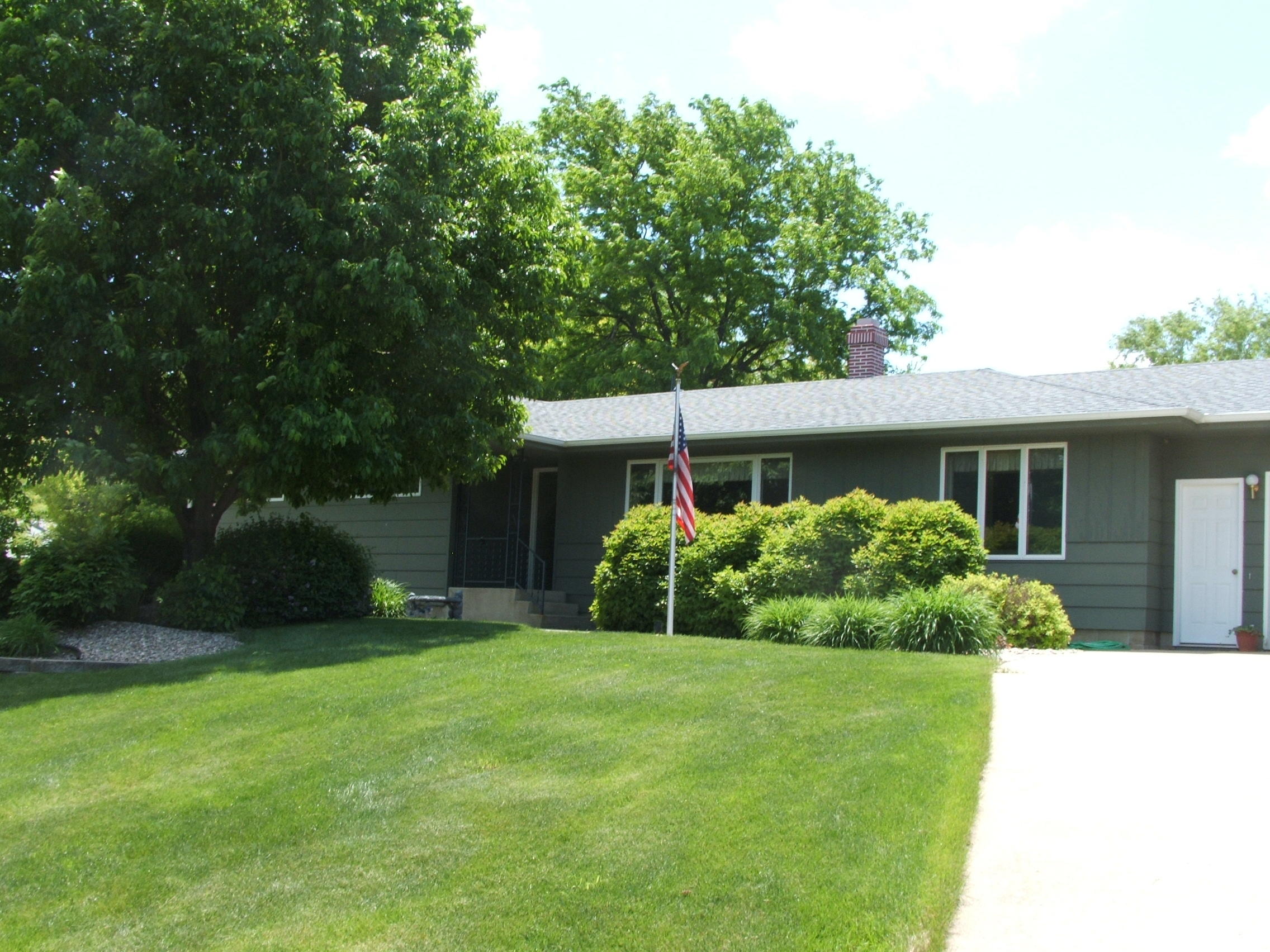1145 Chalkstone