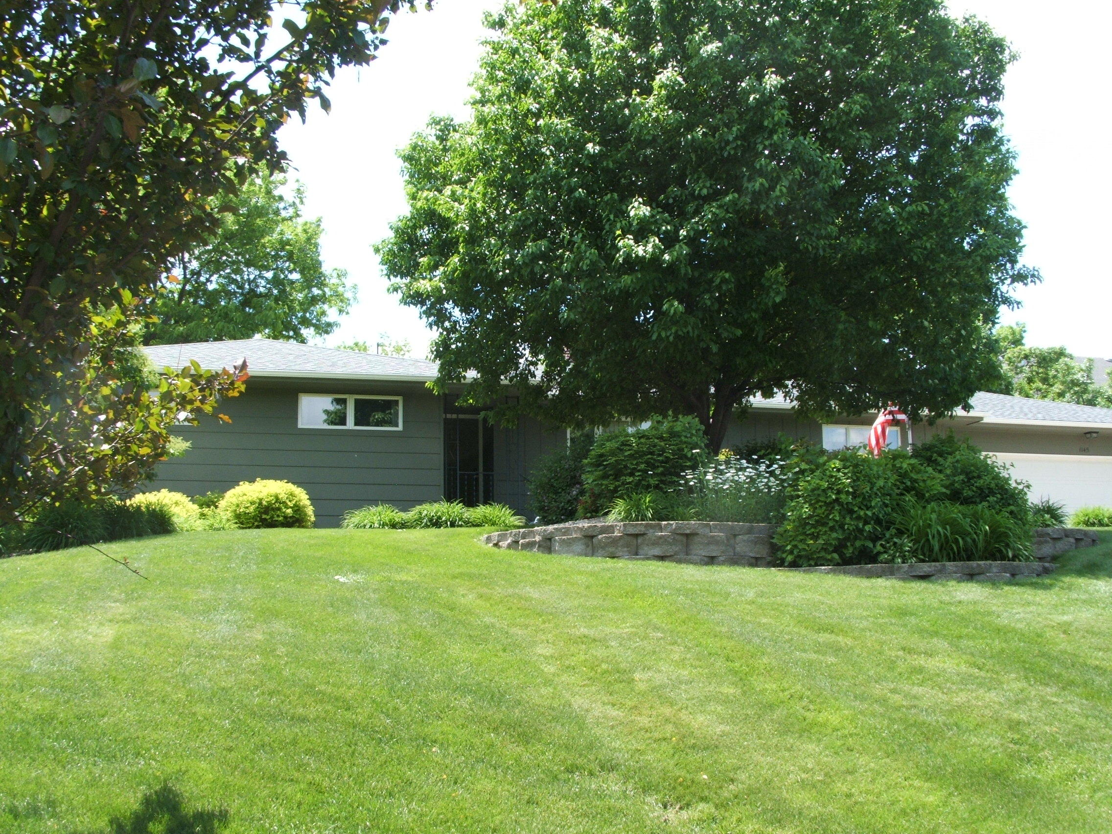 1145 Chalkstone