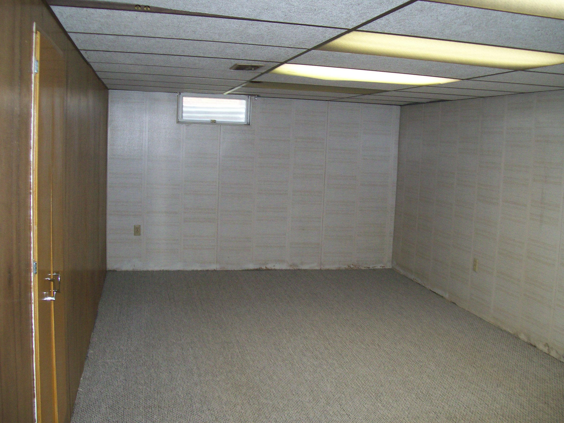 135 W 1st St