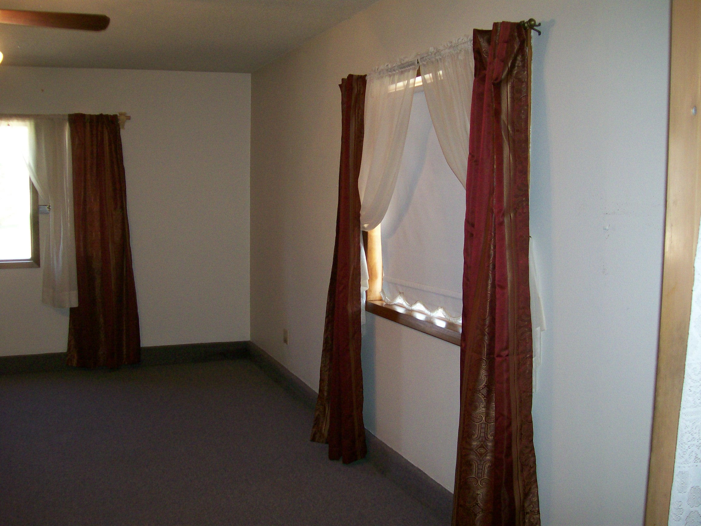 135 W 1st St