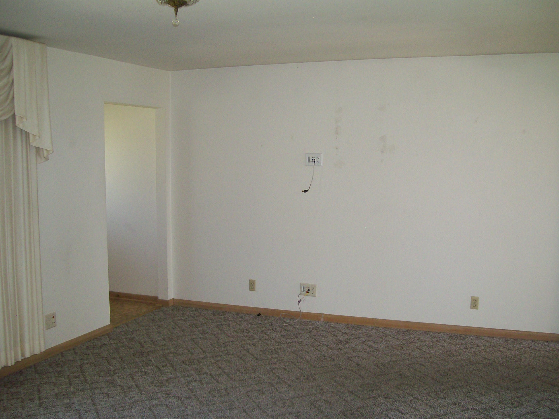 135 W 1st St