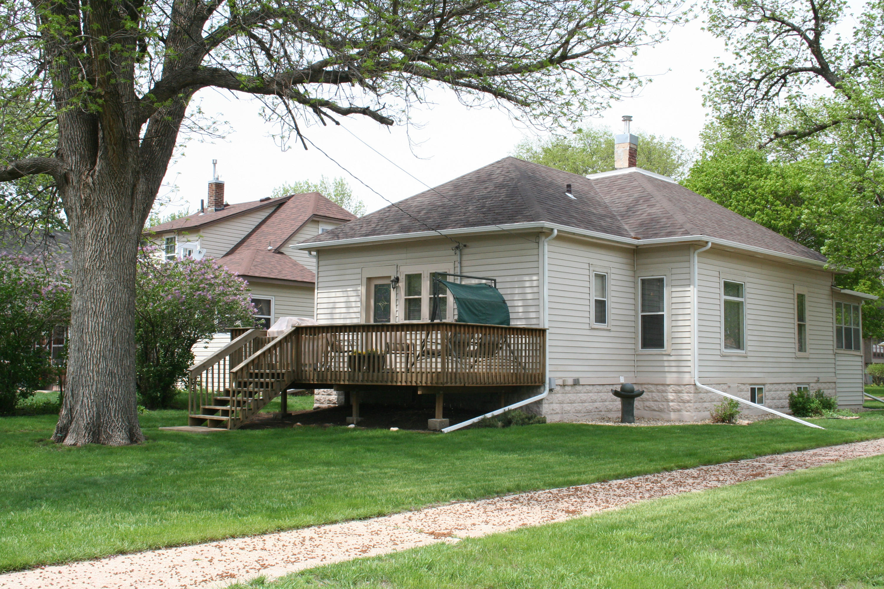 627 E 6th