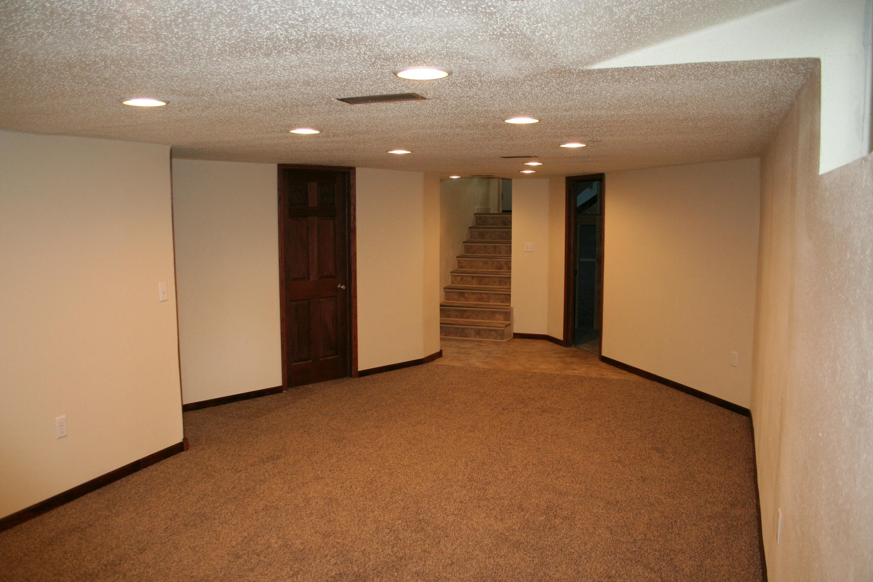 210 E 5th