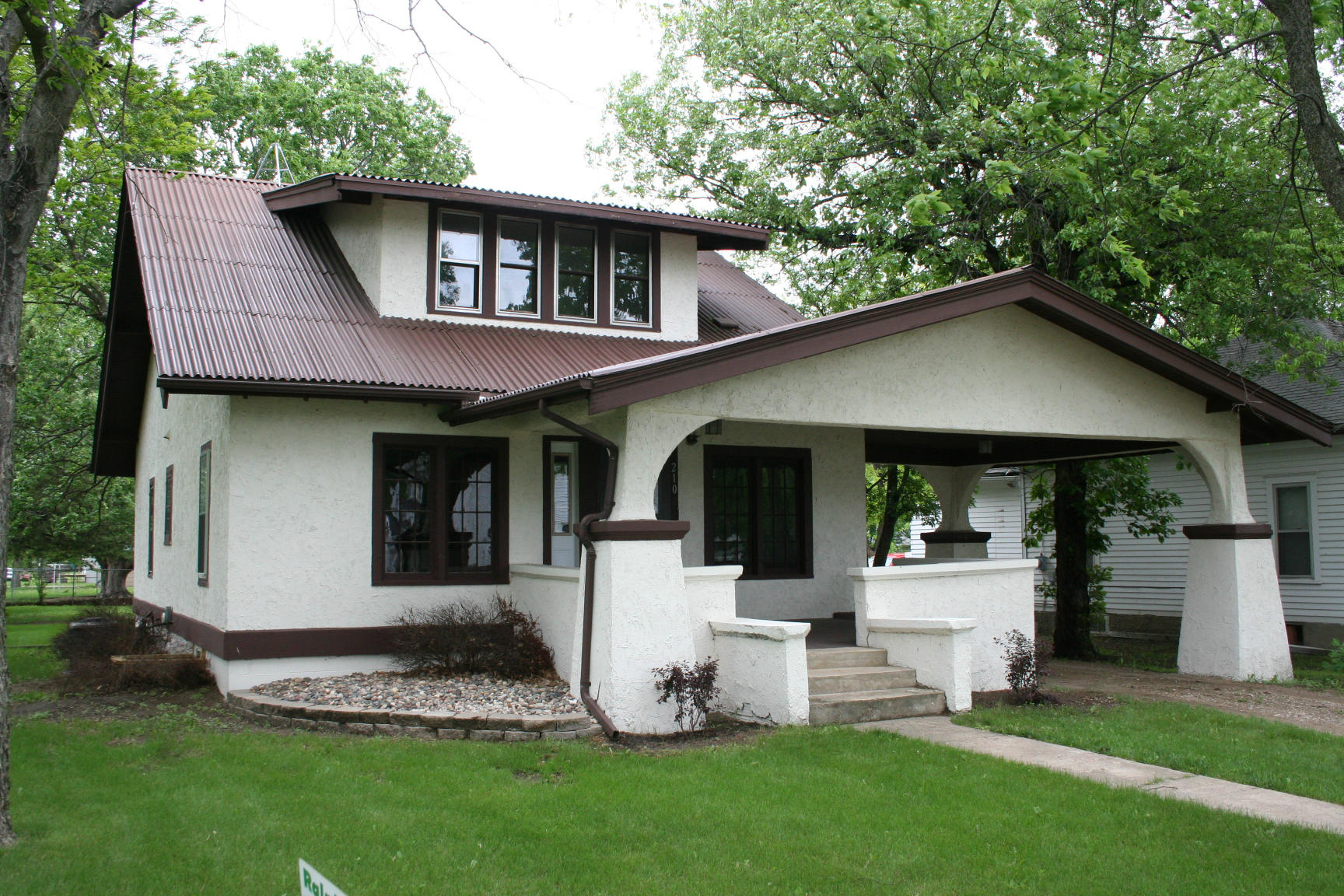 210 E 5th