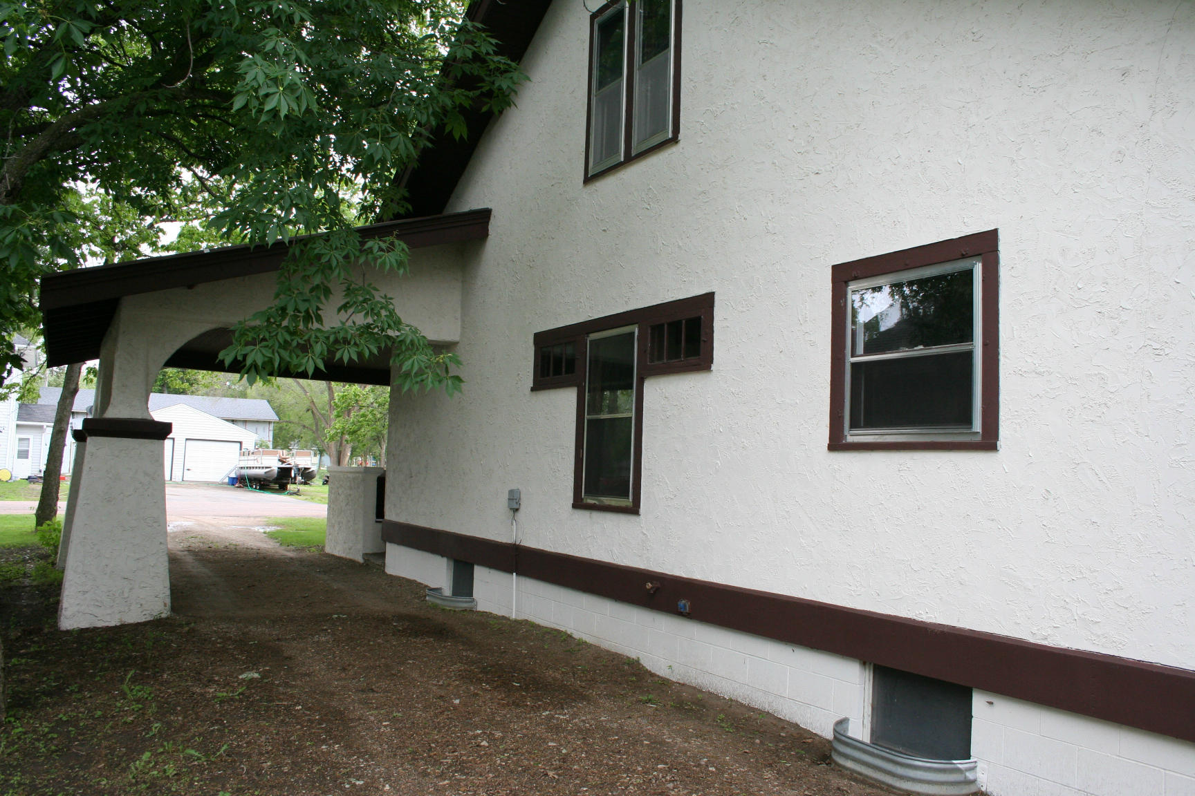 210 E 5th