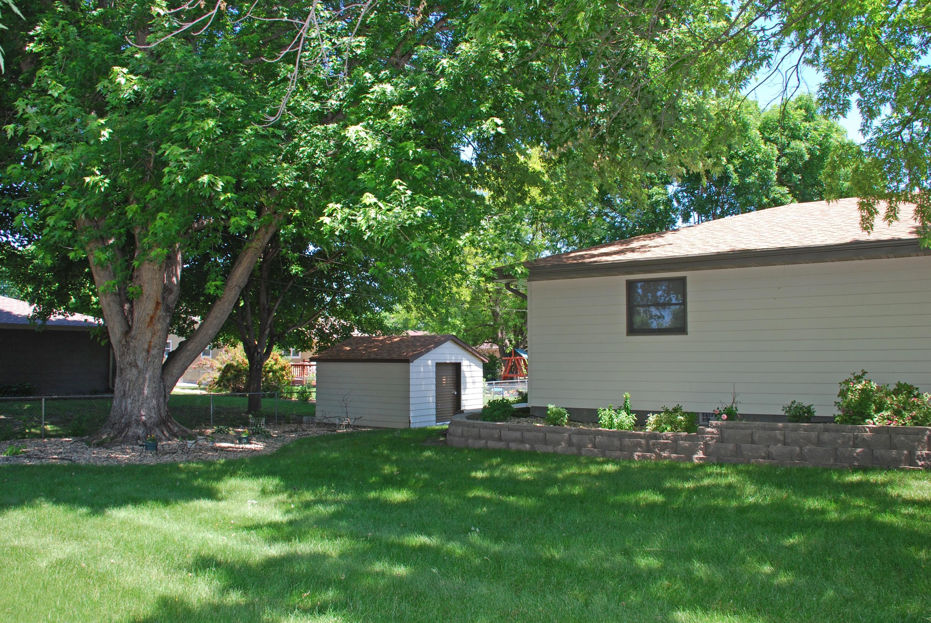1028 W Cedar Ave