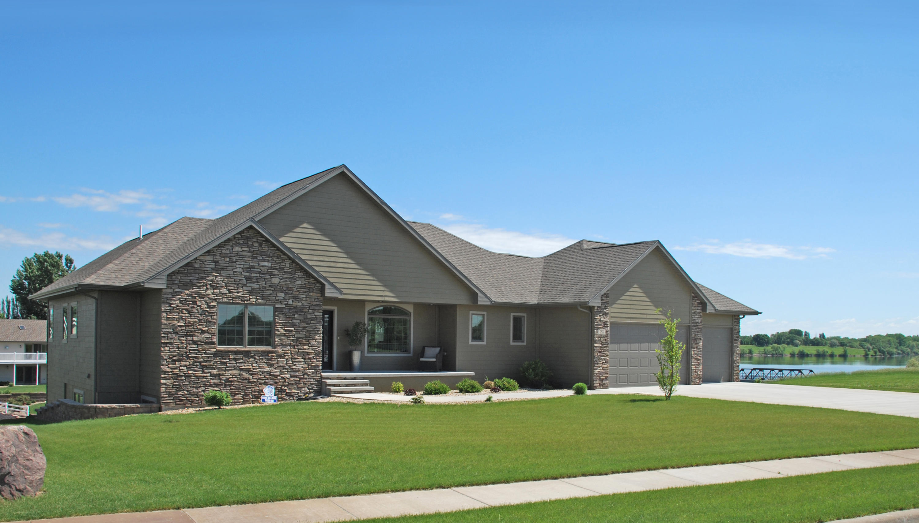 2932 Canal Cir