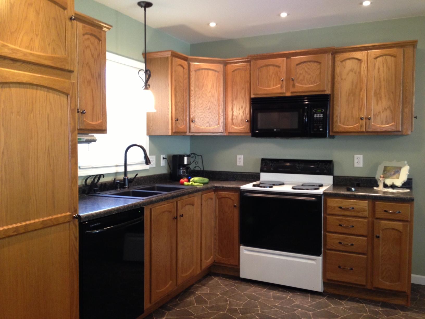 923 W 4th Ave