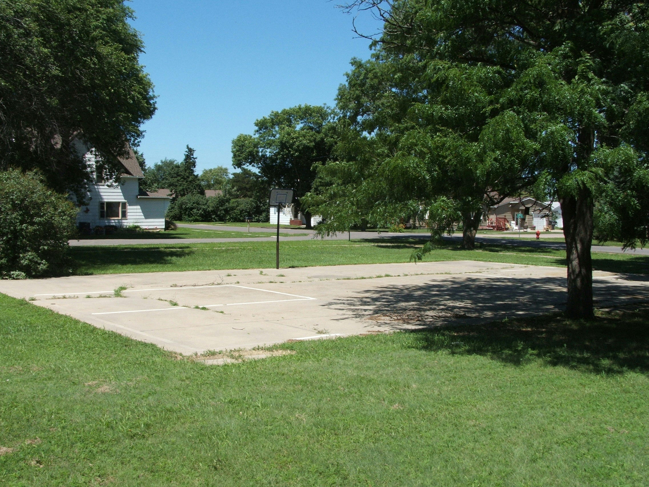 210 N Lindman