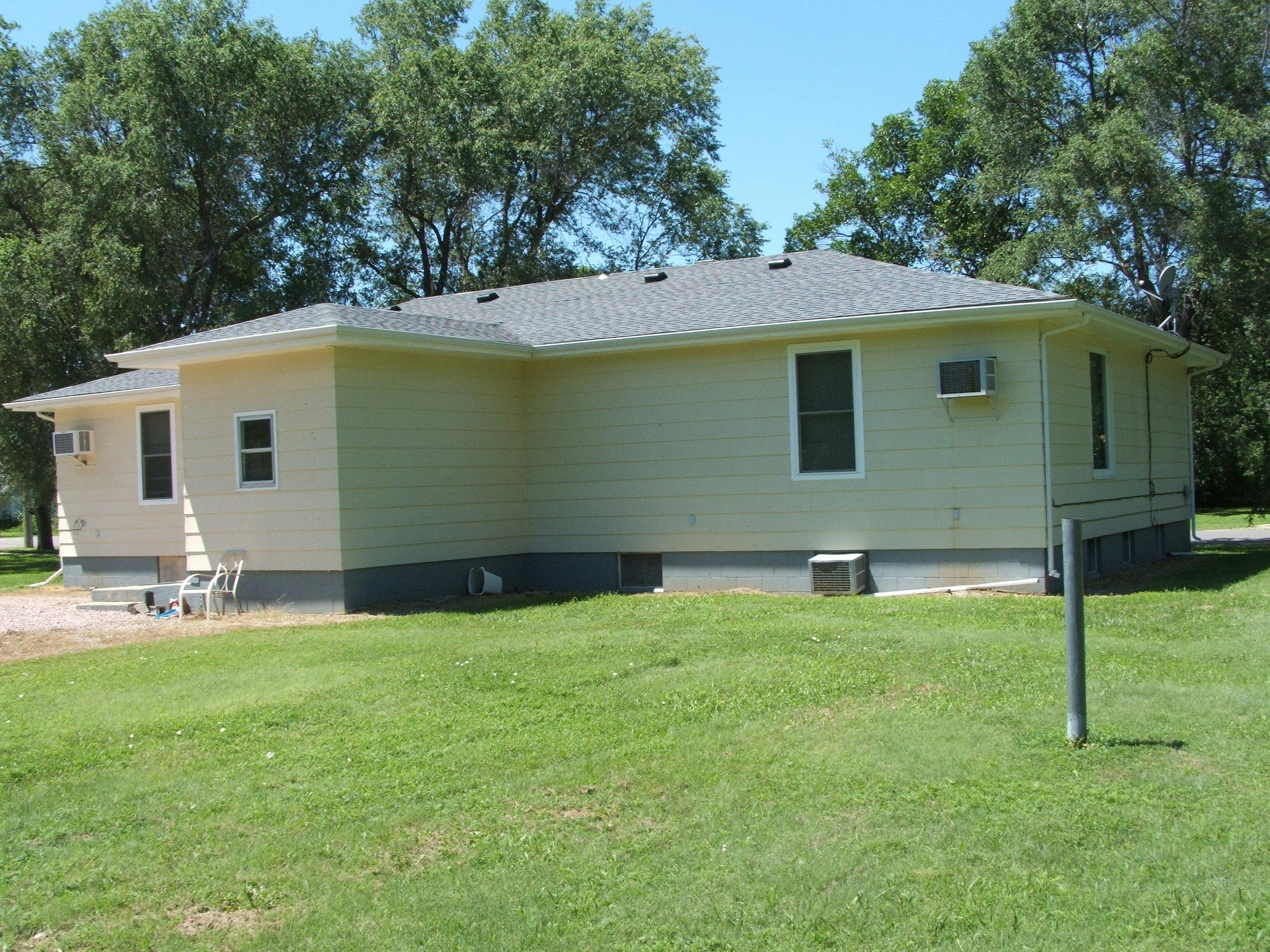 210 N Lindman