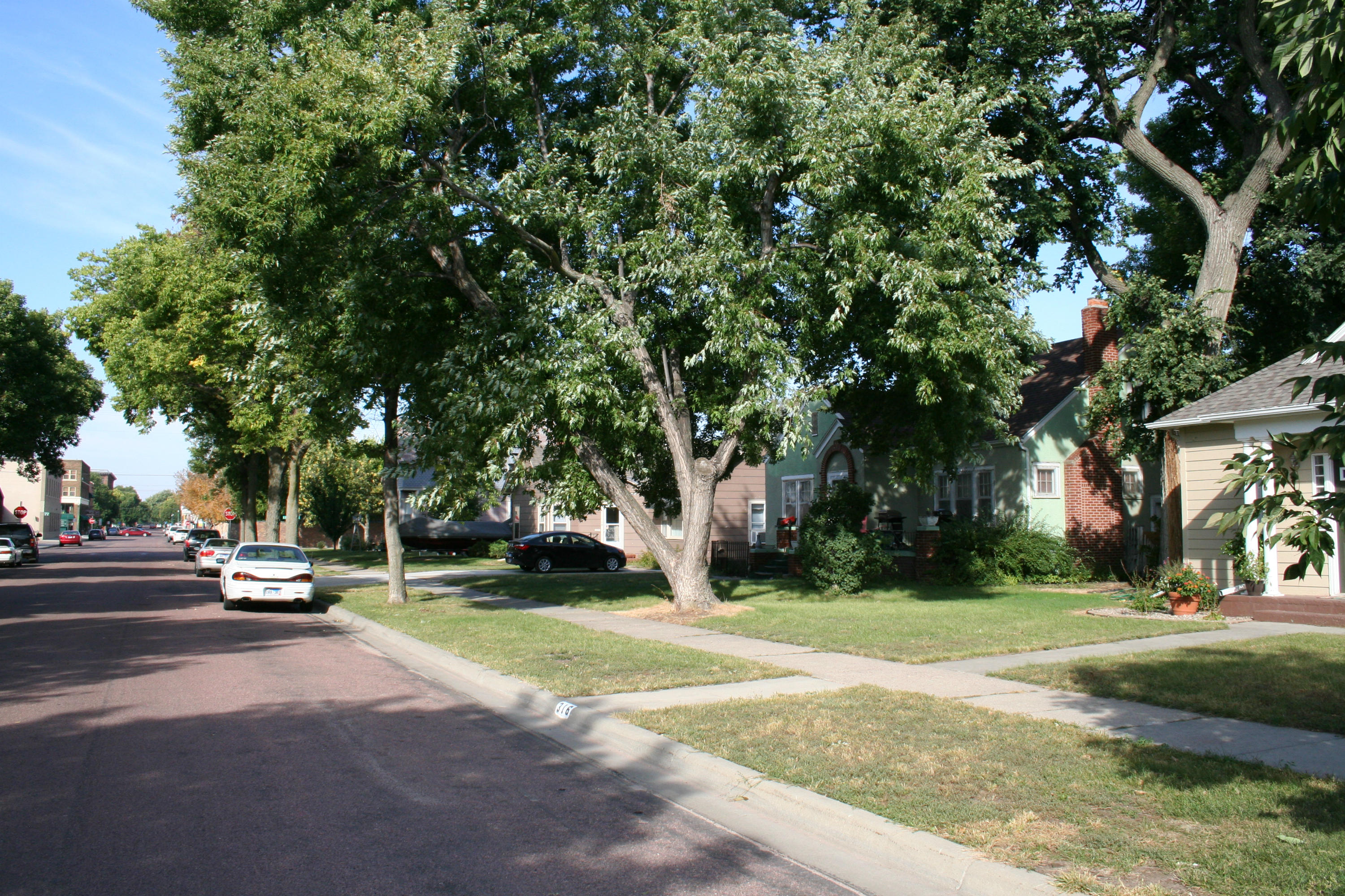 320 E 3rd Ave
