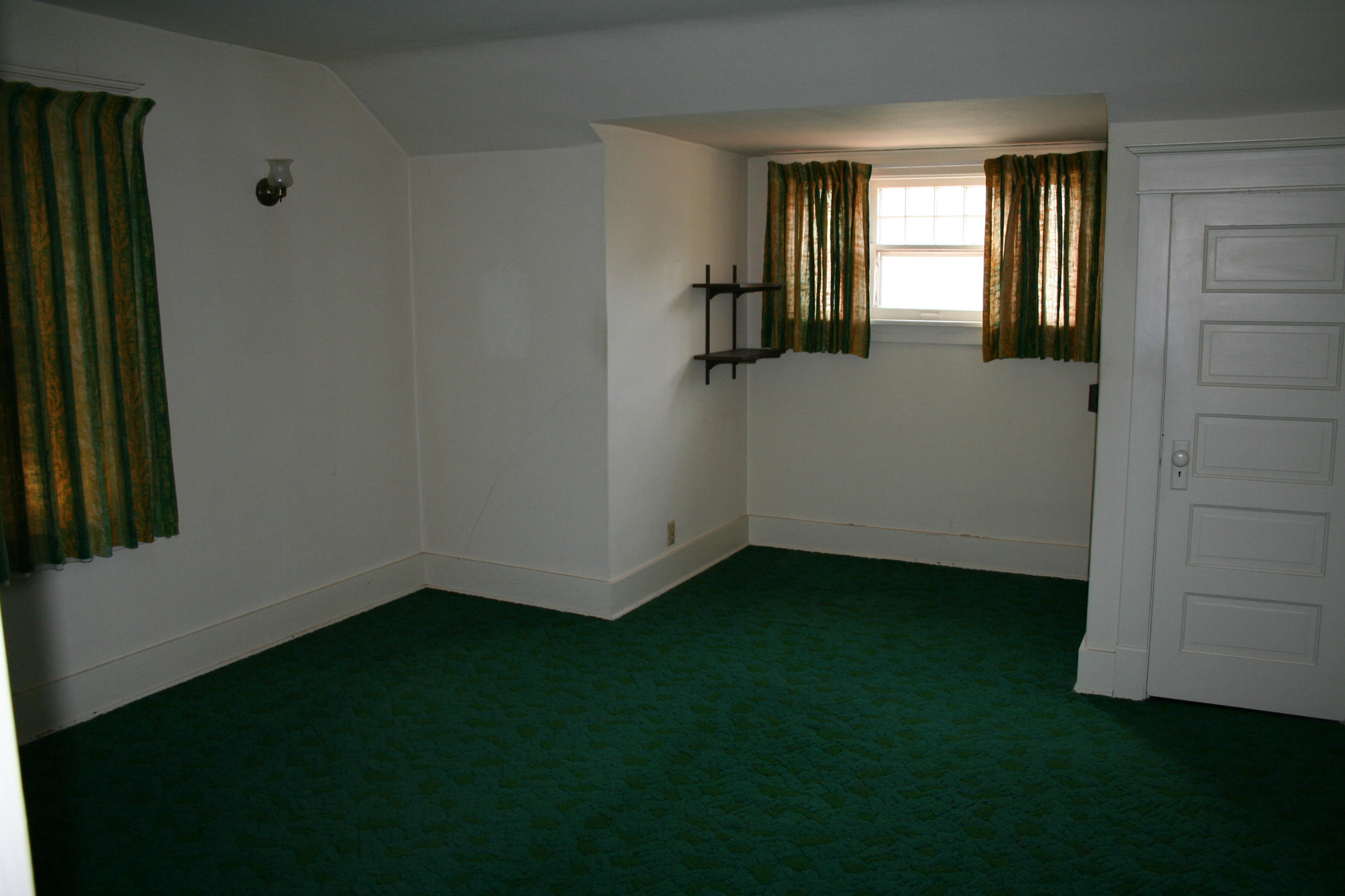 320 E 3rd Ave