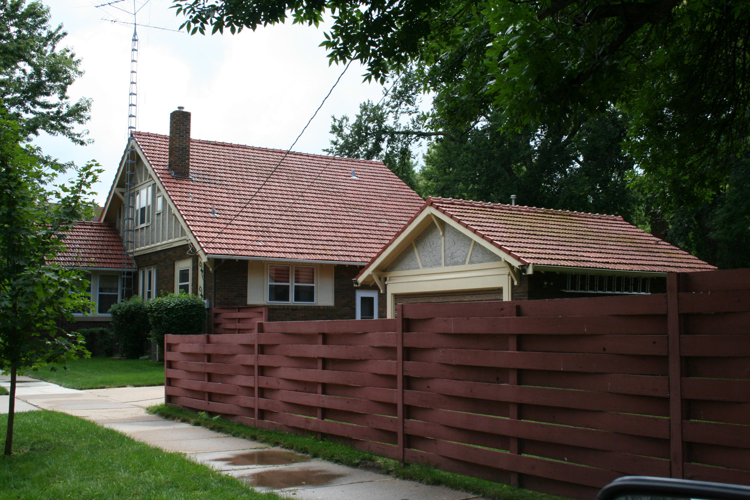 320 E 3rd Ave