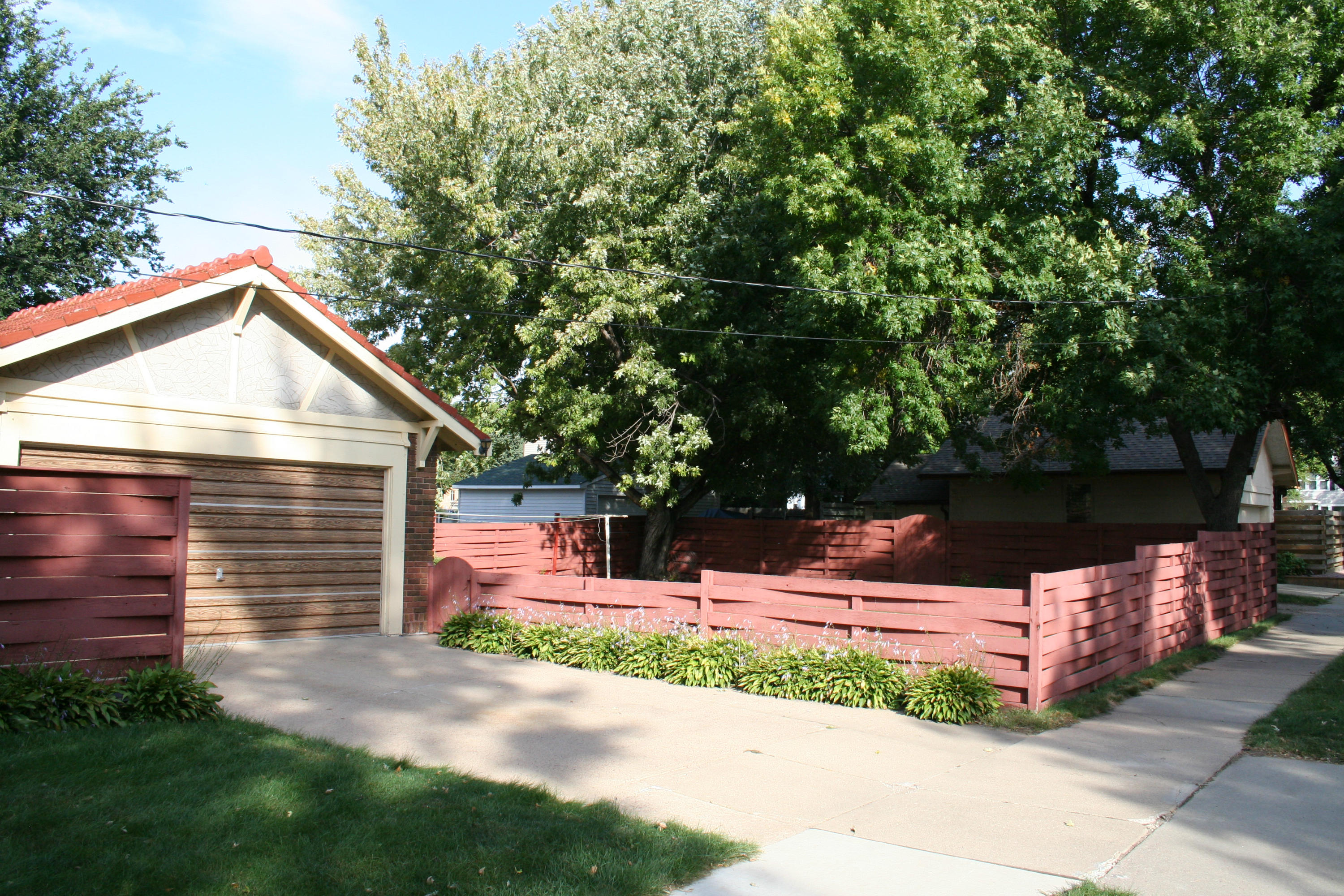 320 E 3rd Ave