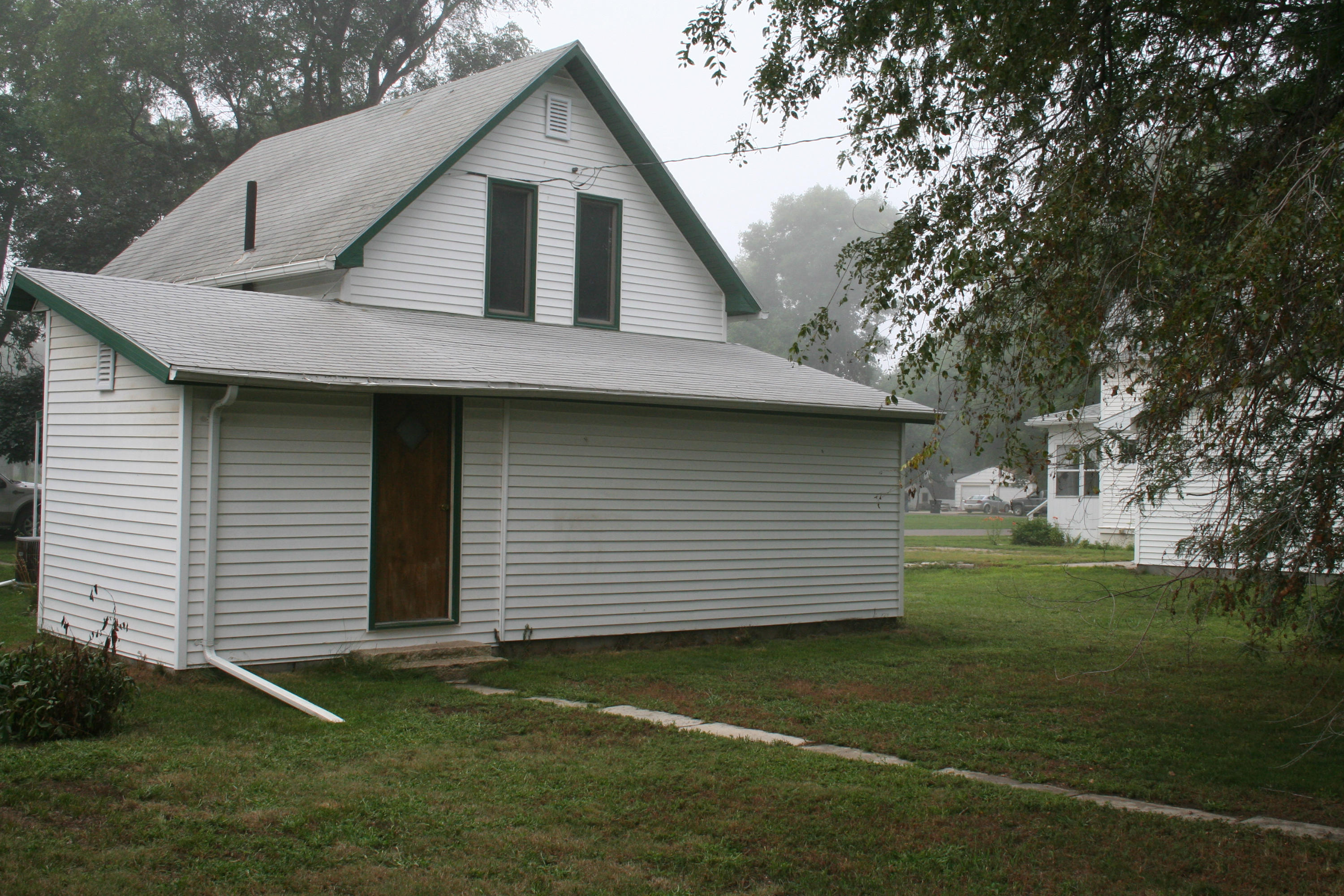 210 E 3rd