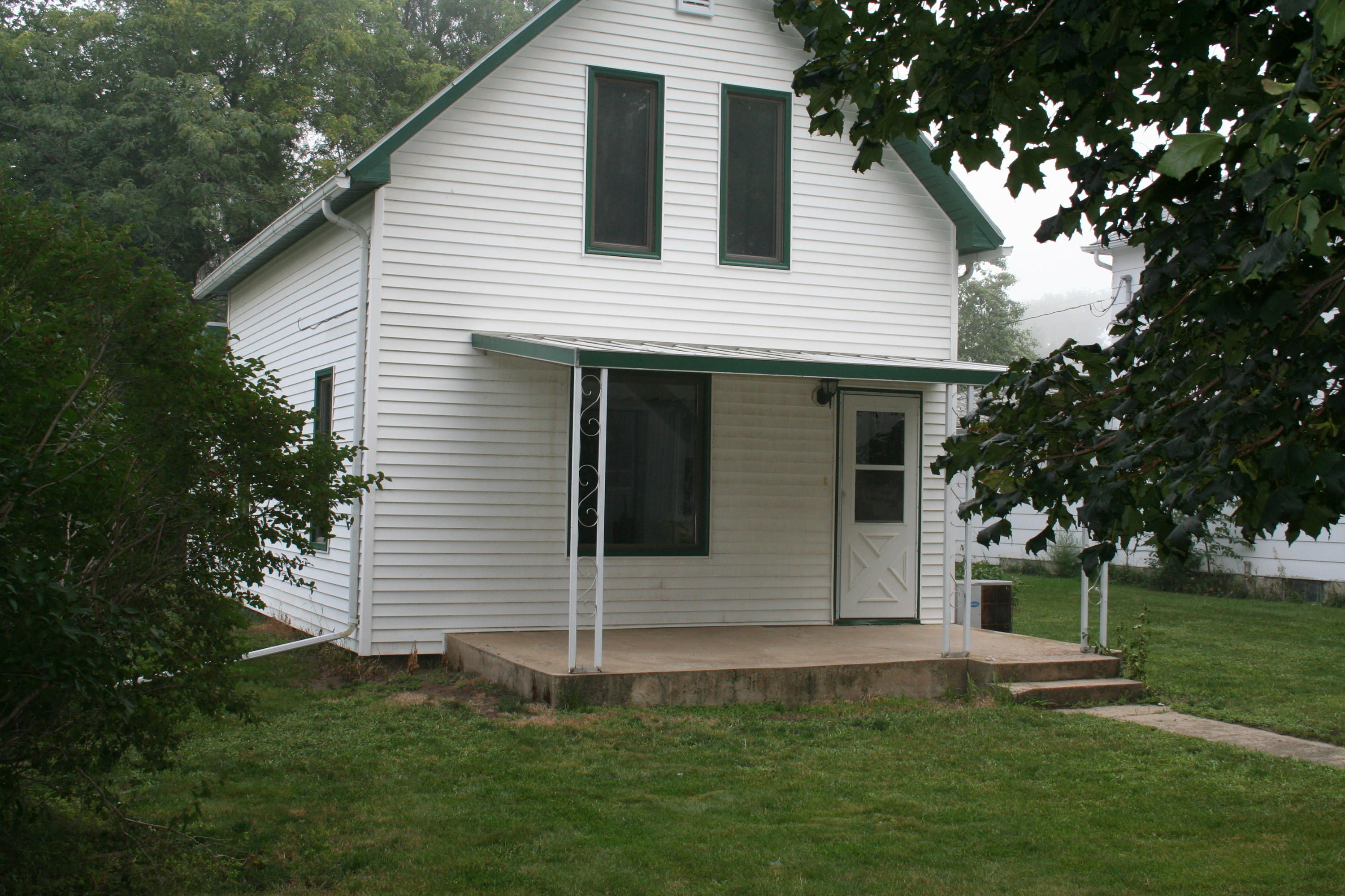 210 E 3rd