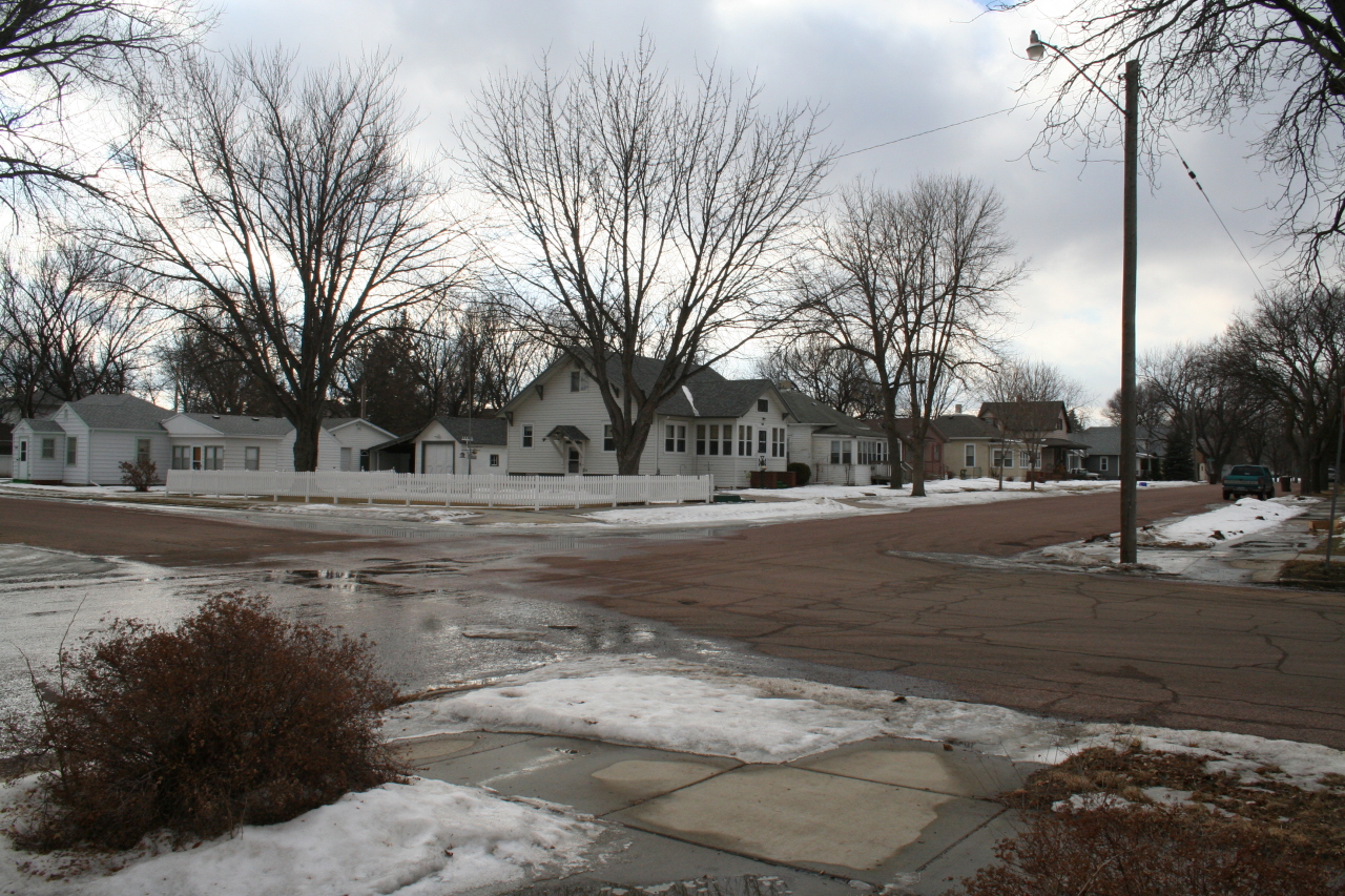 900 E 6th Ave