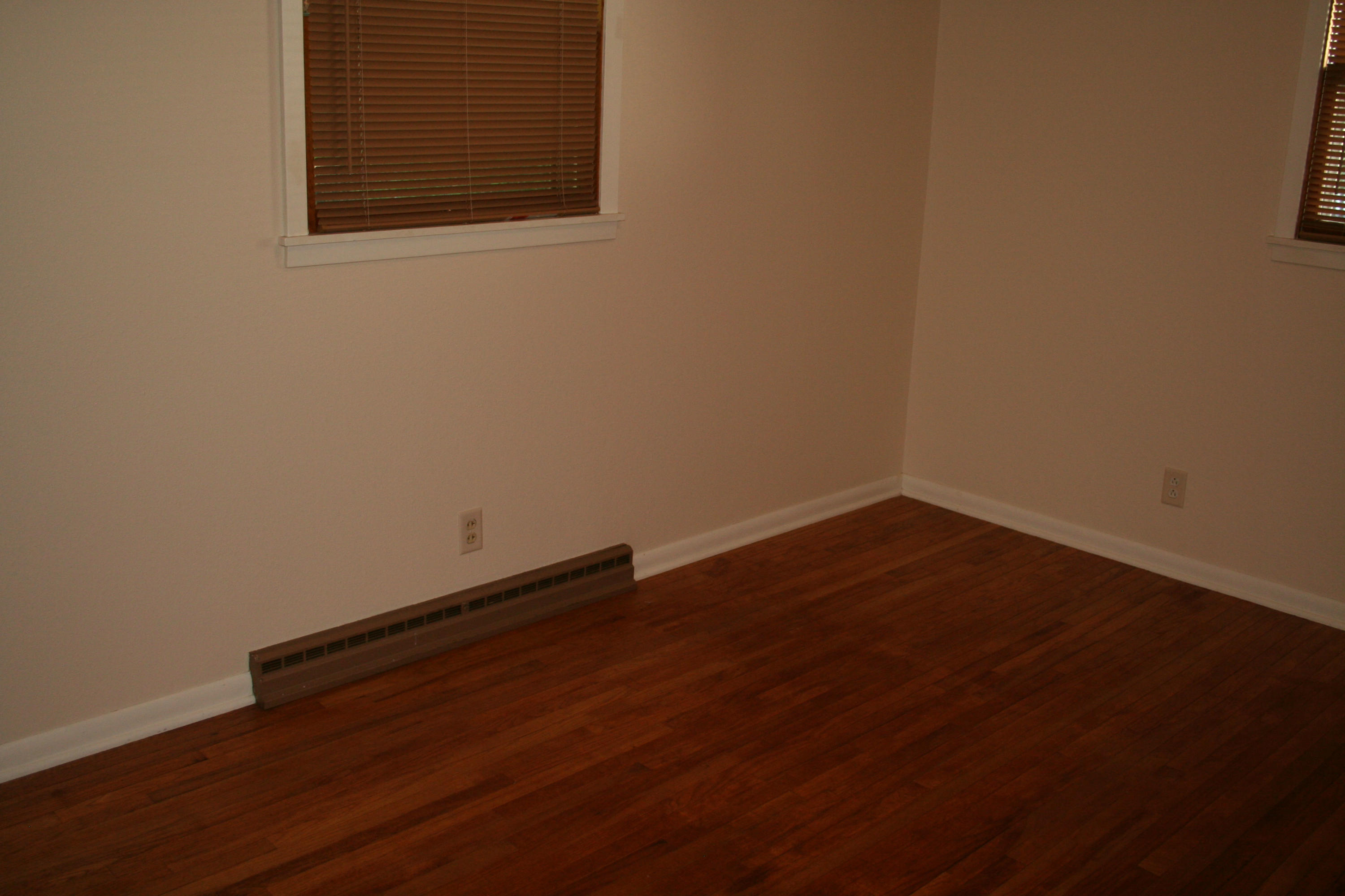 905 W Elm St
