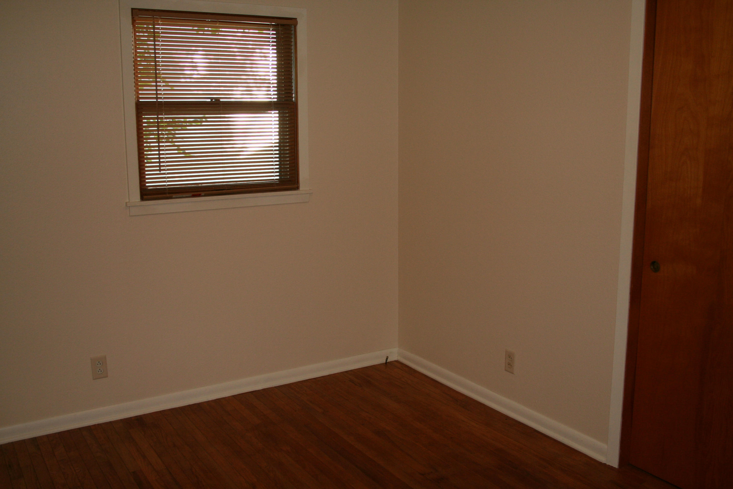 905 W Elm St