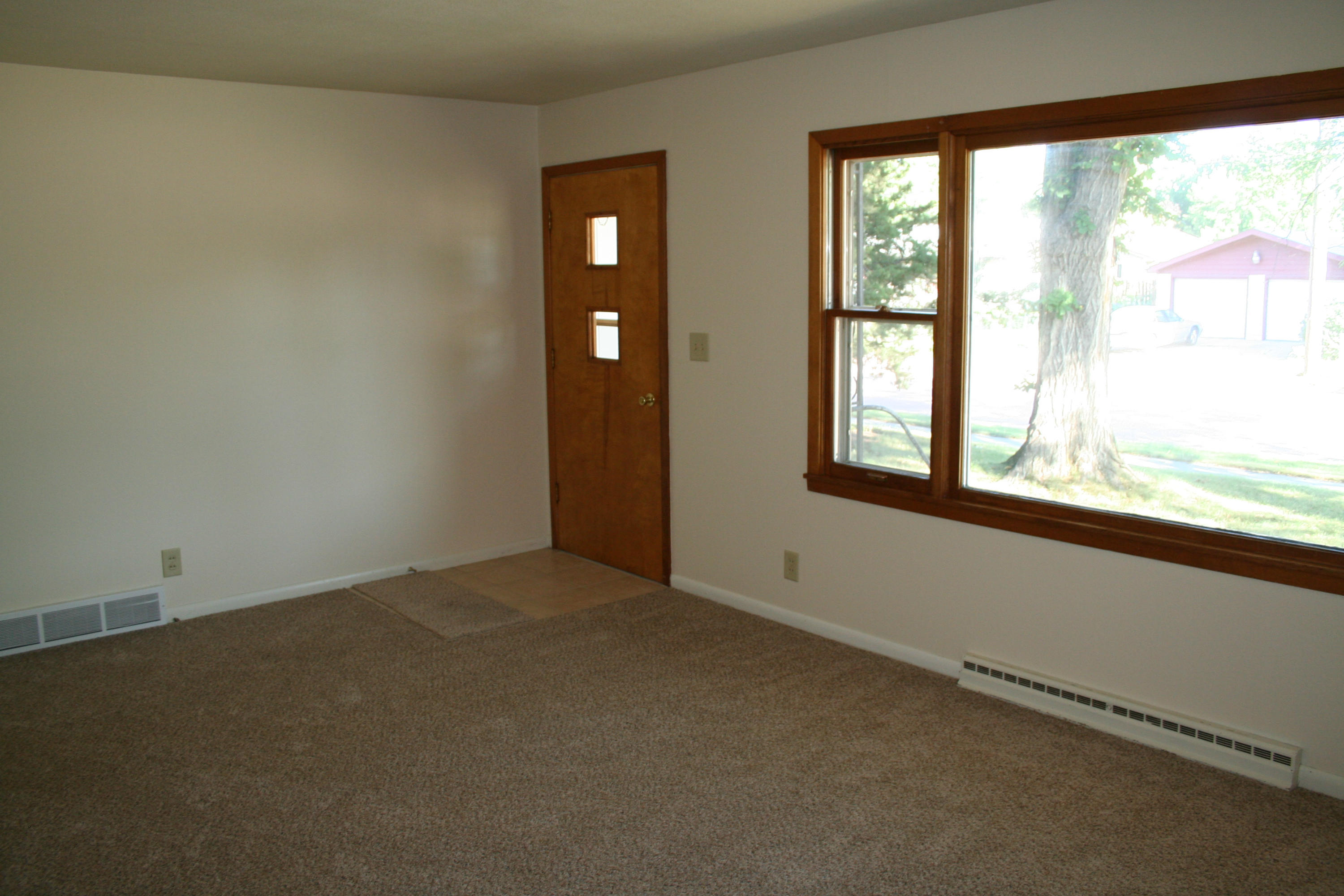 905 W Elm St