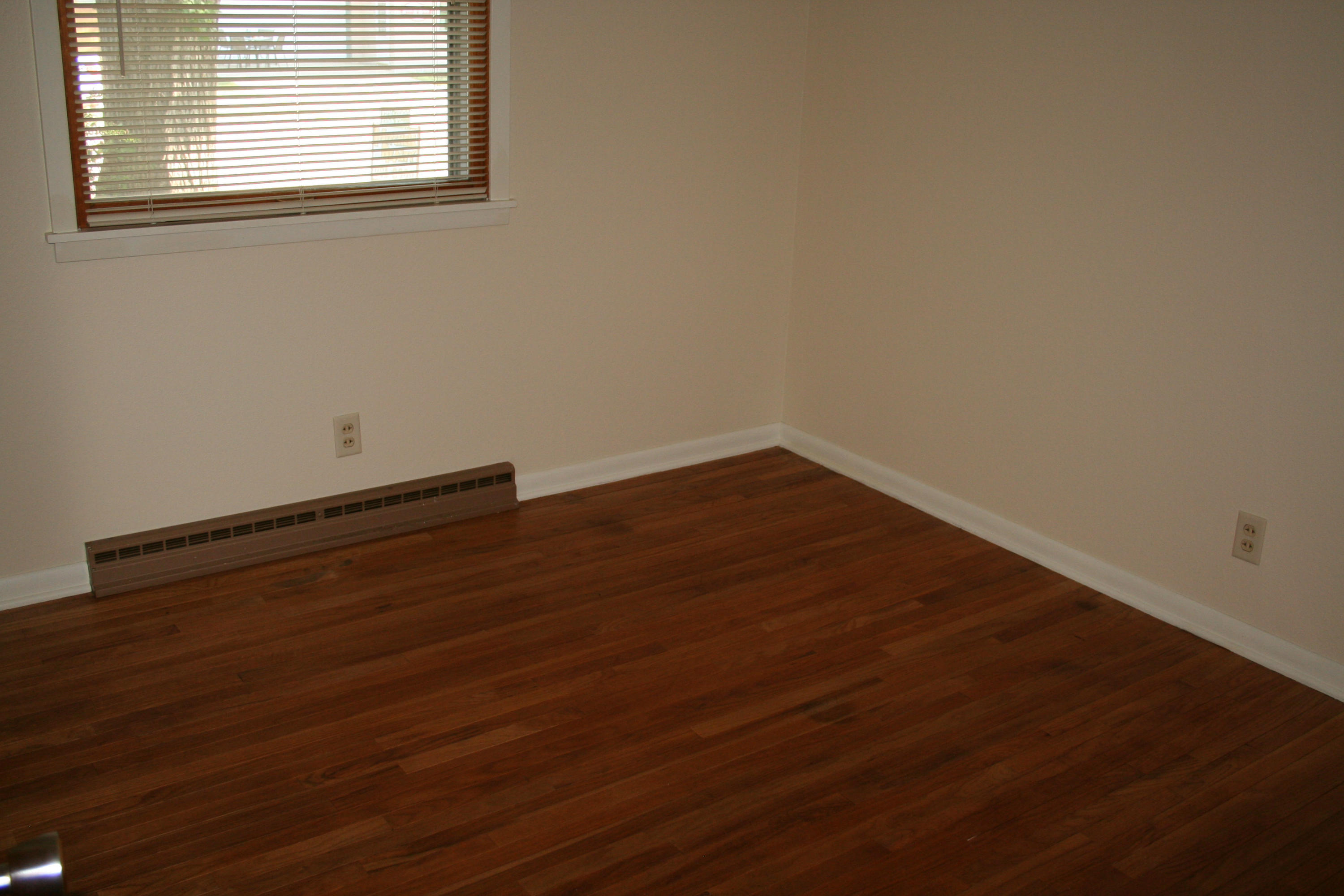 905 W Elm St