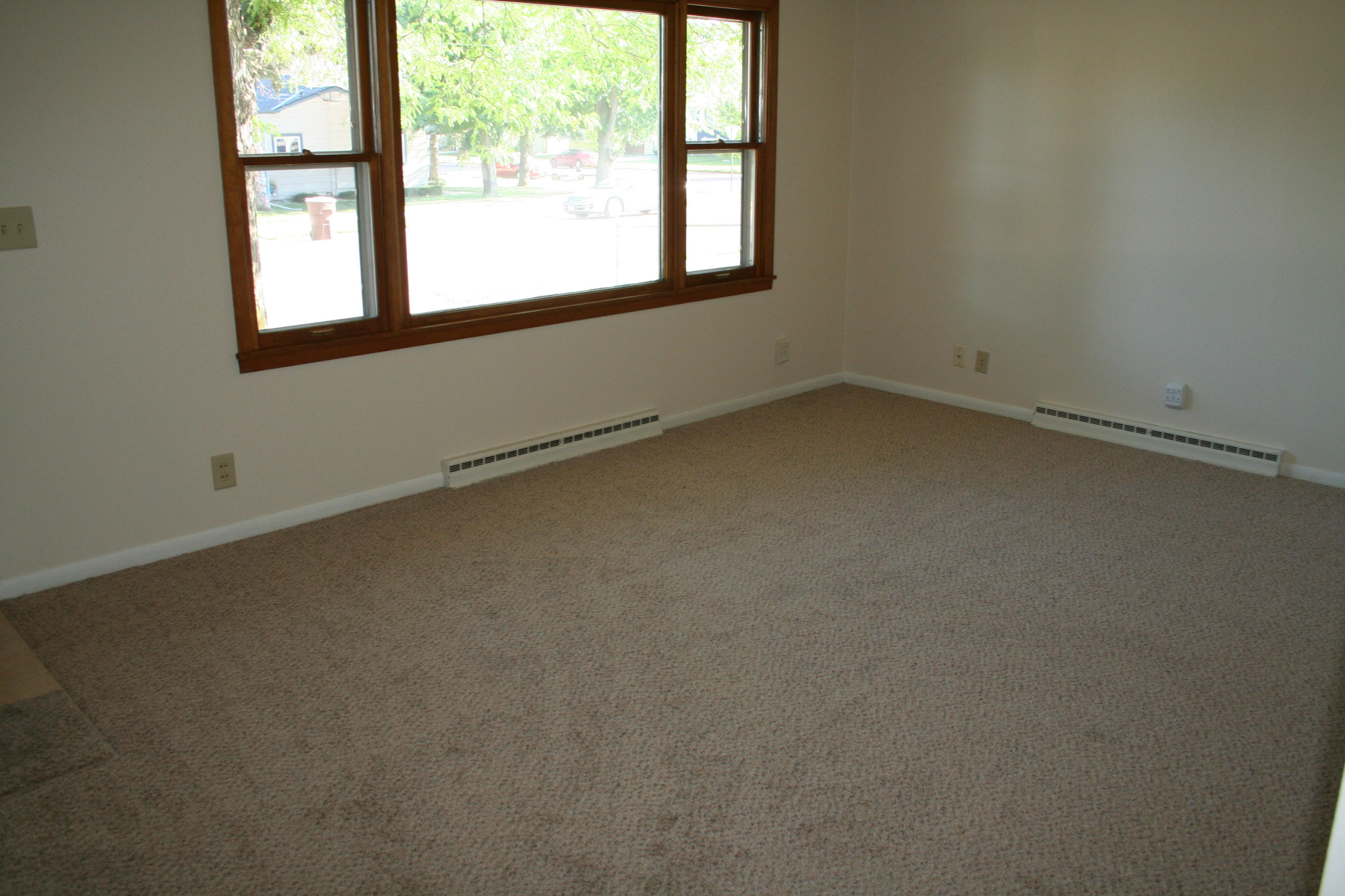 905 W Elm St