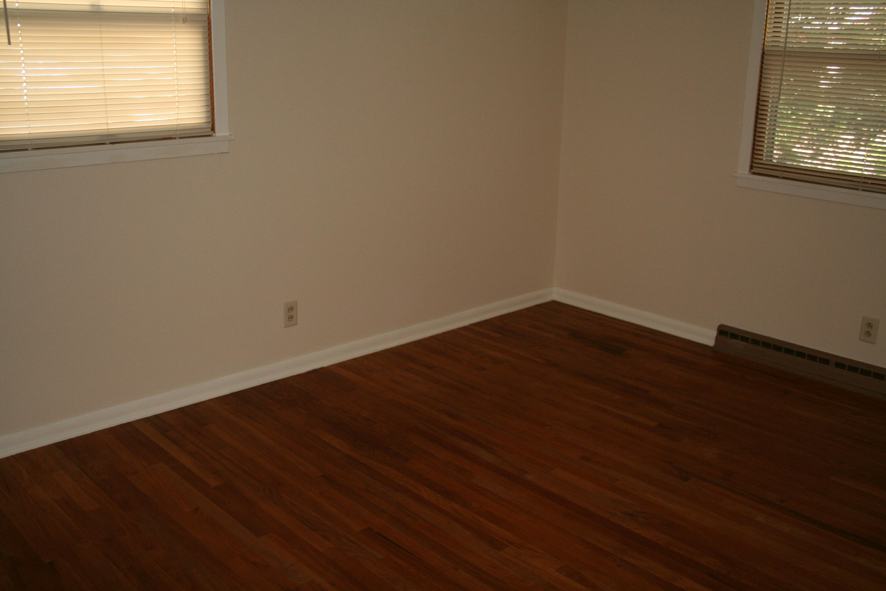 905 W Elm St