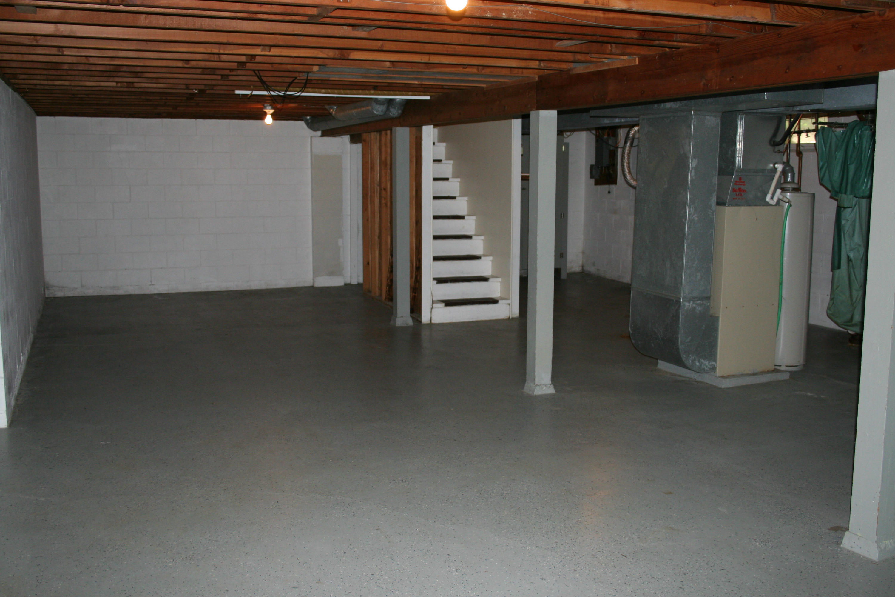 905 W Elm St