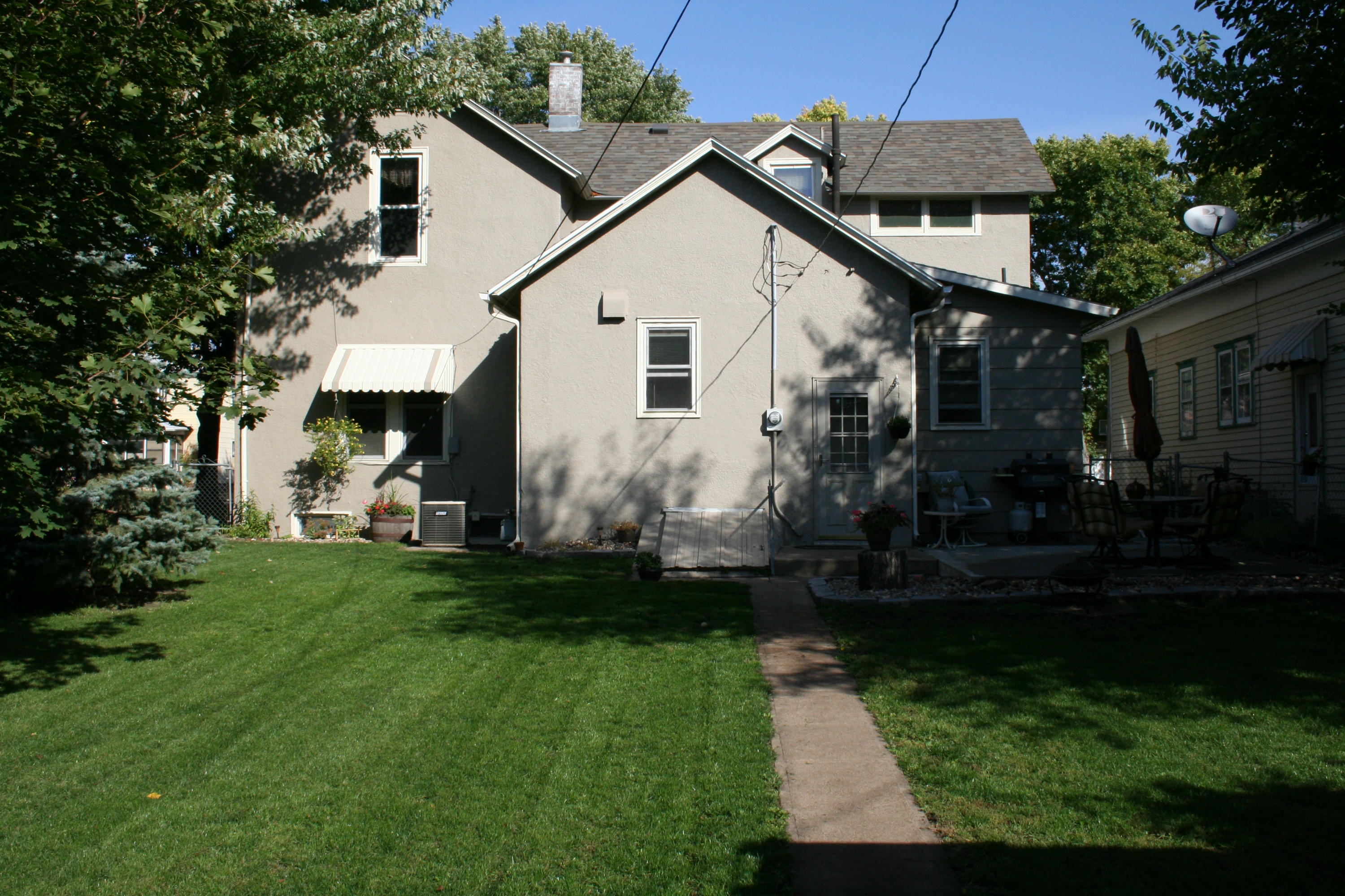 417 E 3rd Ave