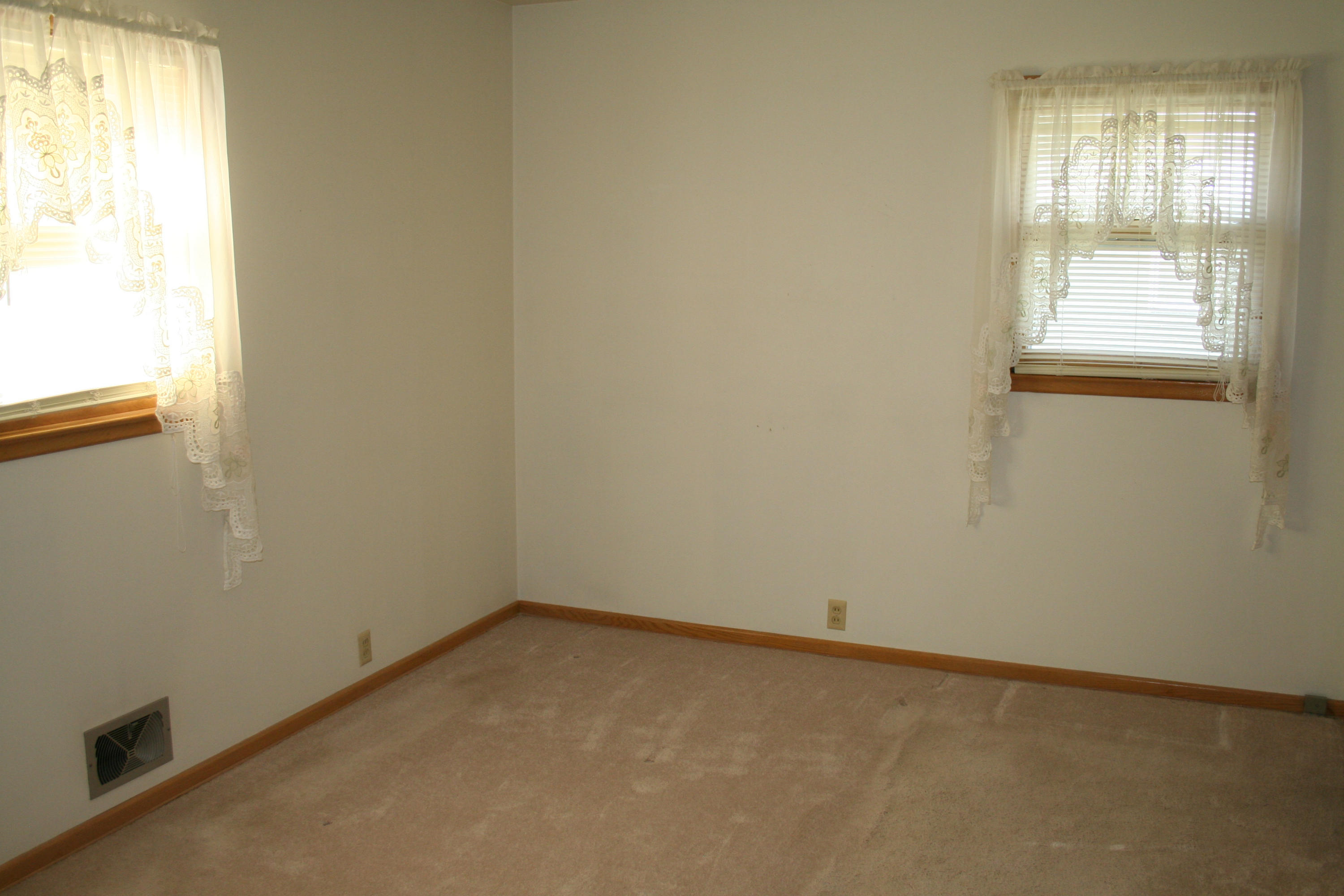 709 E Main
